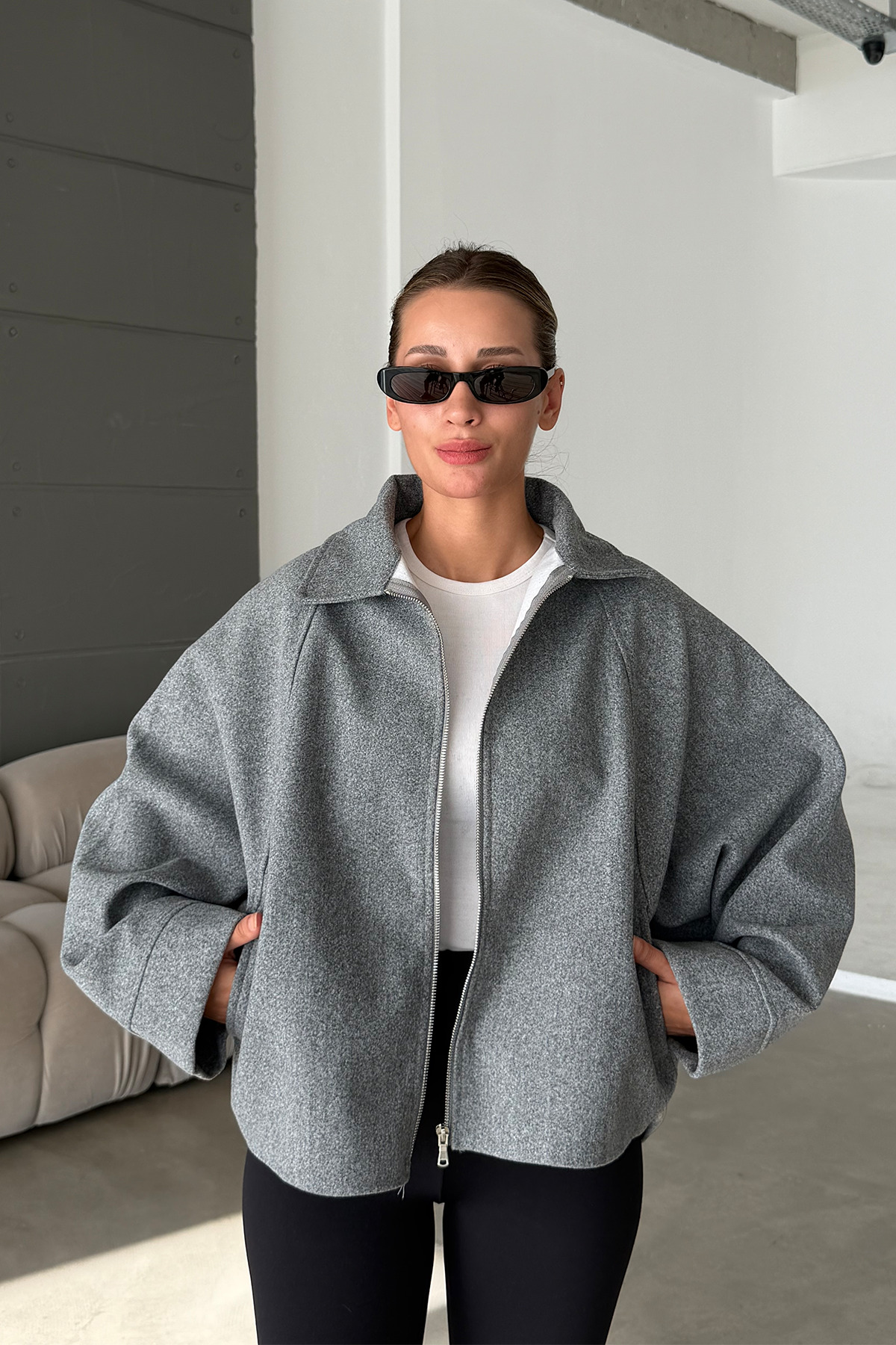 NET OF NOT ZR Model Oversize Mevsimlik Arkası Uzun Tesettüre Uygun Kadın Kaşe Kumaş Kaban Ceket görsel 2