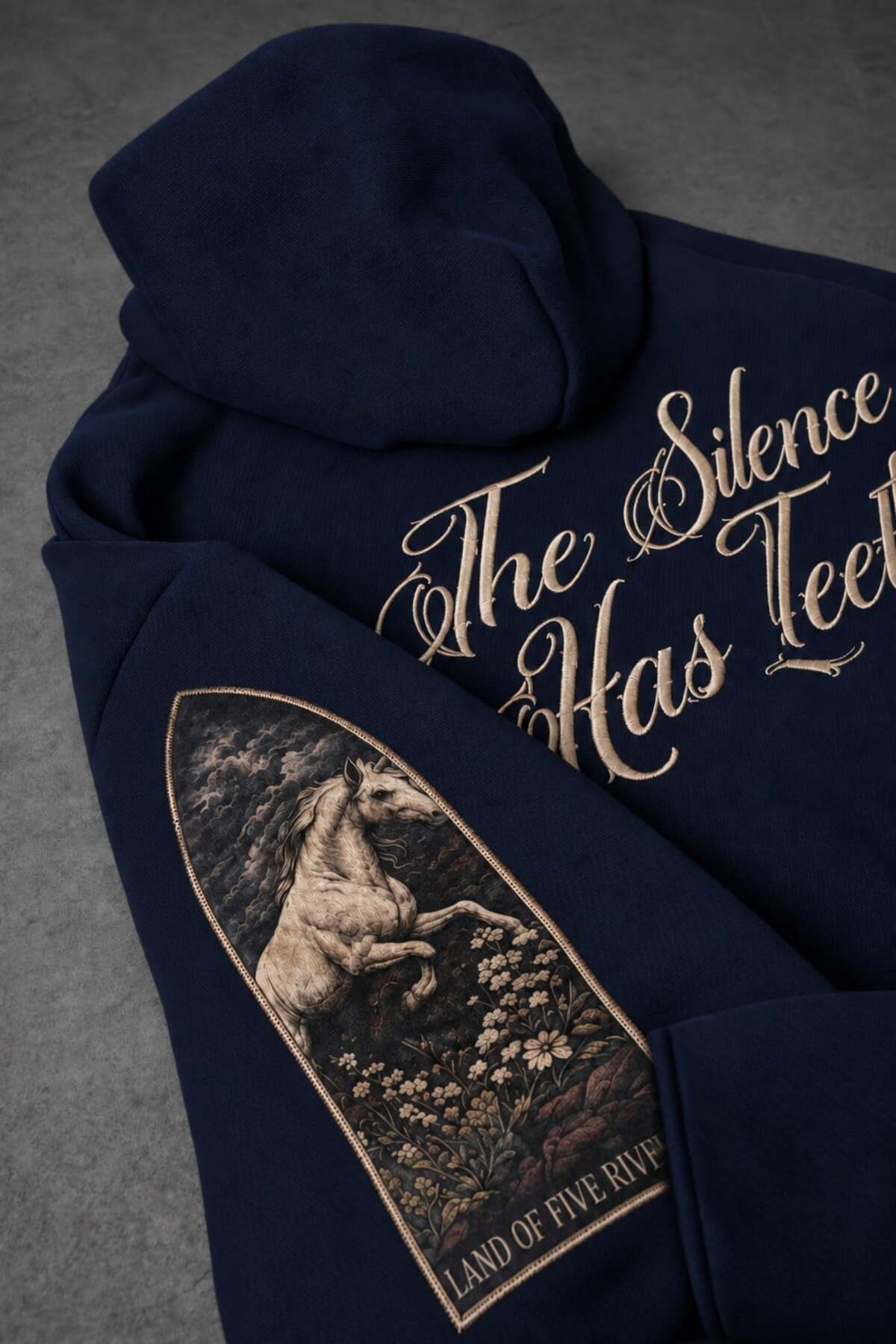 Erkek Lacivert Silence Patch Nakış Oversize Hoodie — رنگارنگ SS10043 — تصویر 5 از 6