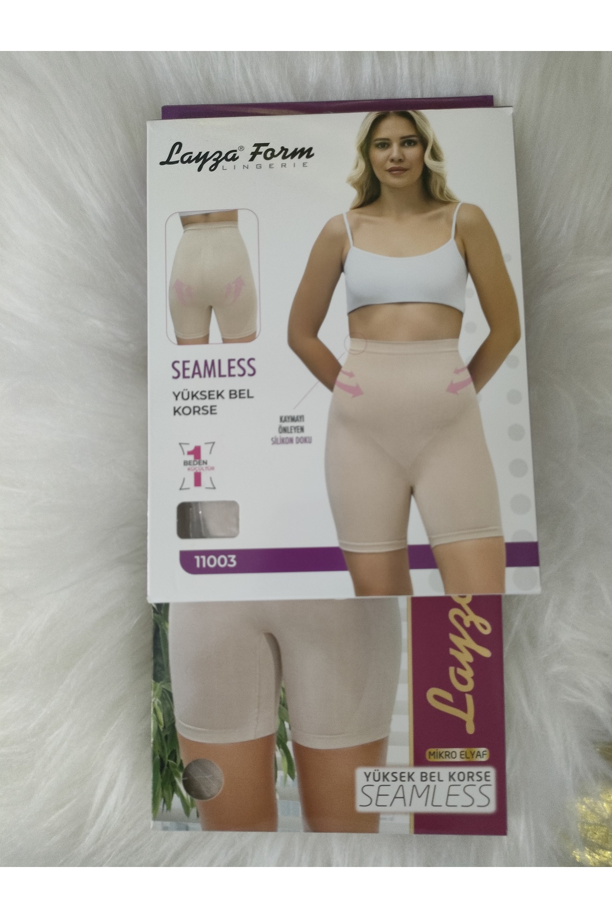 Lillie Layza form bel korse