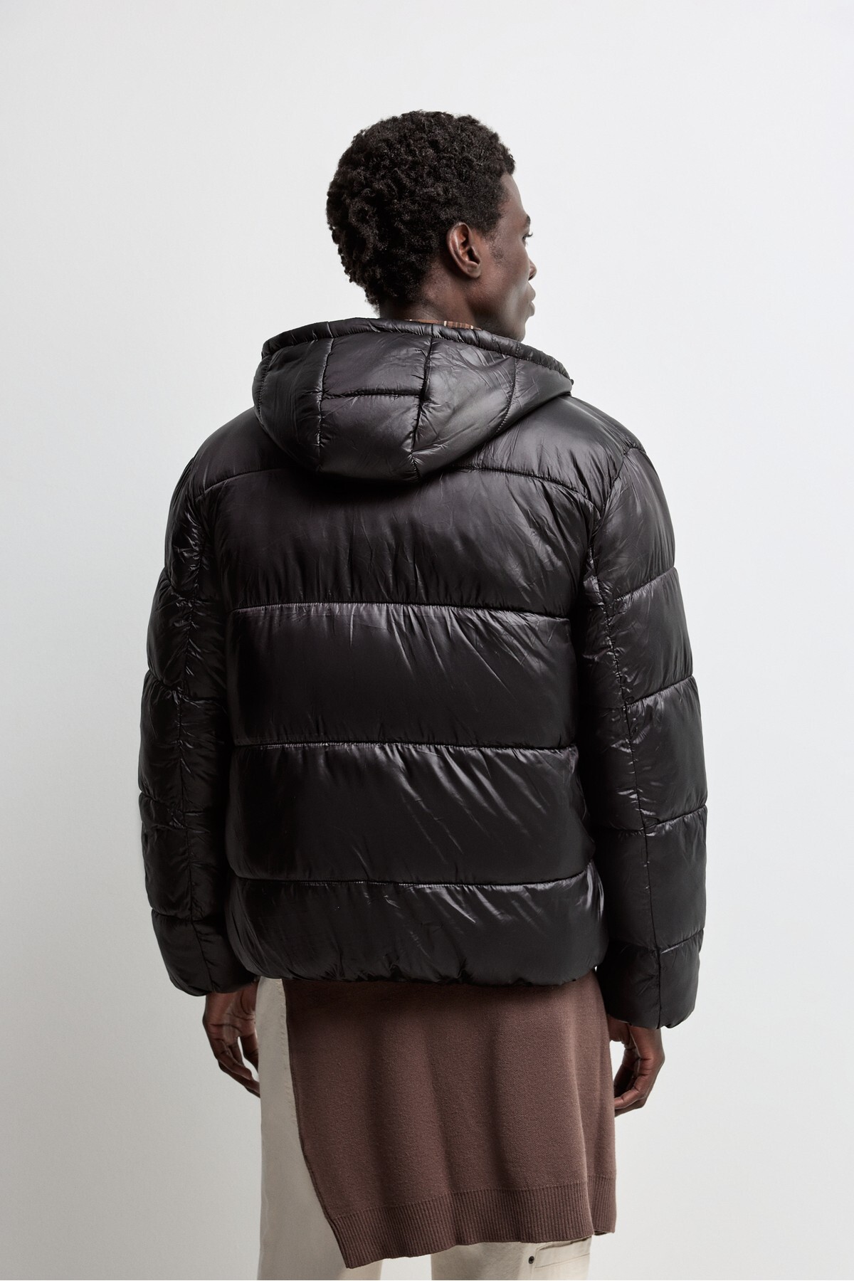 Parlak görünümlü şişme mont — مشکی G000C751327719 — تصویر 4 از 8