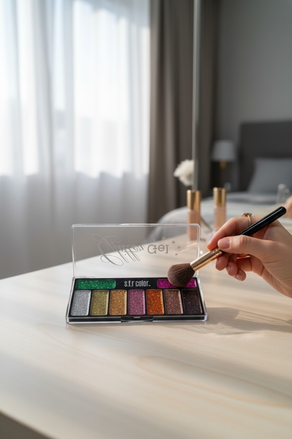 9 Renk Glitter Gel Göz Farı & Makyaj Paleti — ZRD113500 — تصویر 4 از 5