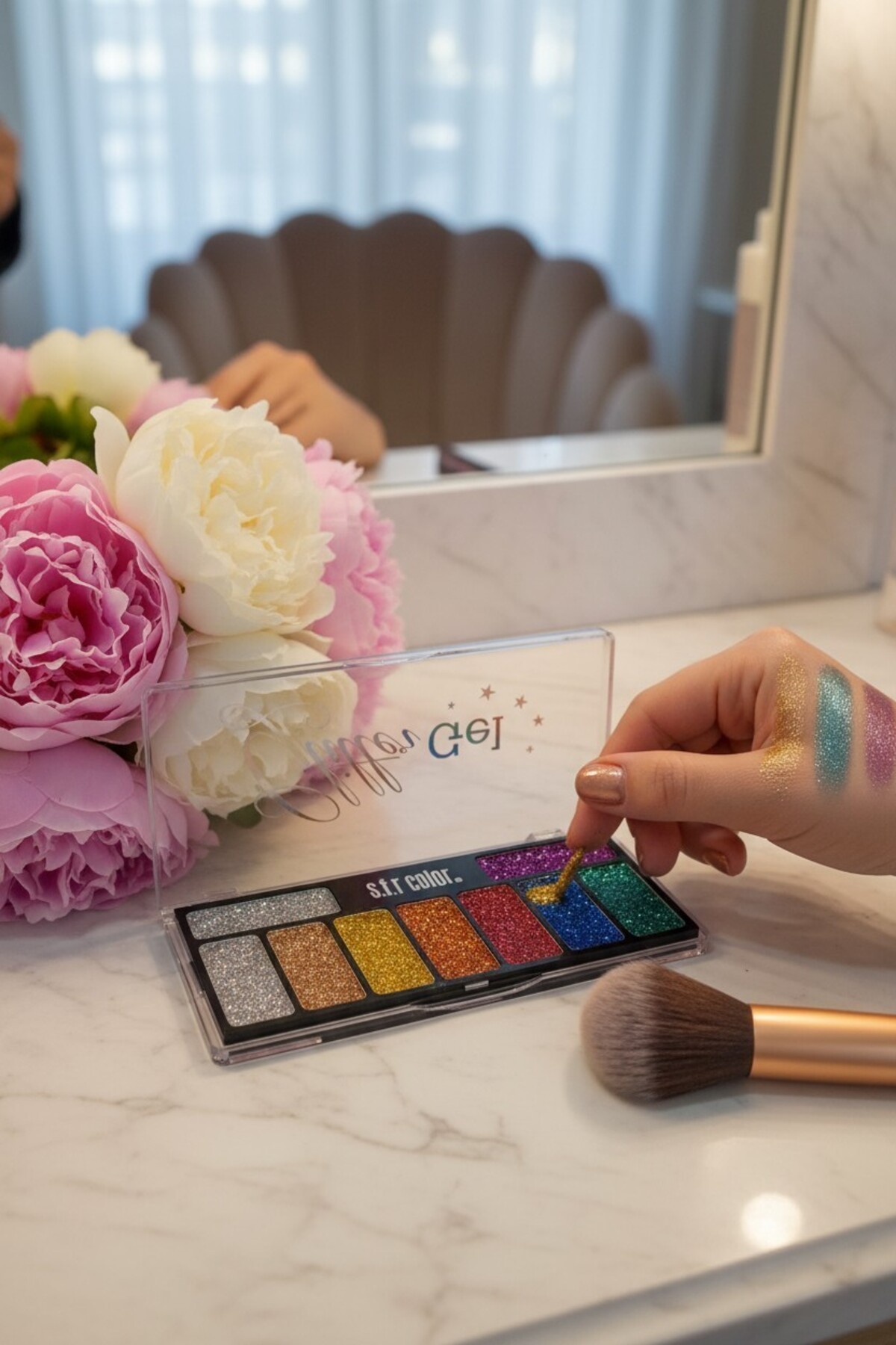 9 Renk Glitter Gel Göz Farı & Makyaj Paleti — ZRD113499 — تصویر 3 از 6