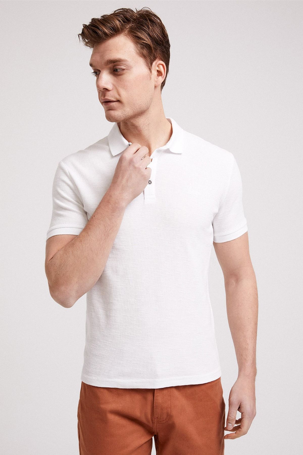 تی شرت مردانه تایلن یقه پولو سفید 202 LCM 242051 Lee Cooper