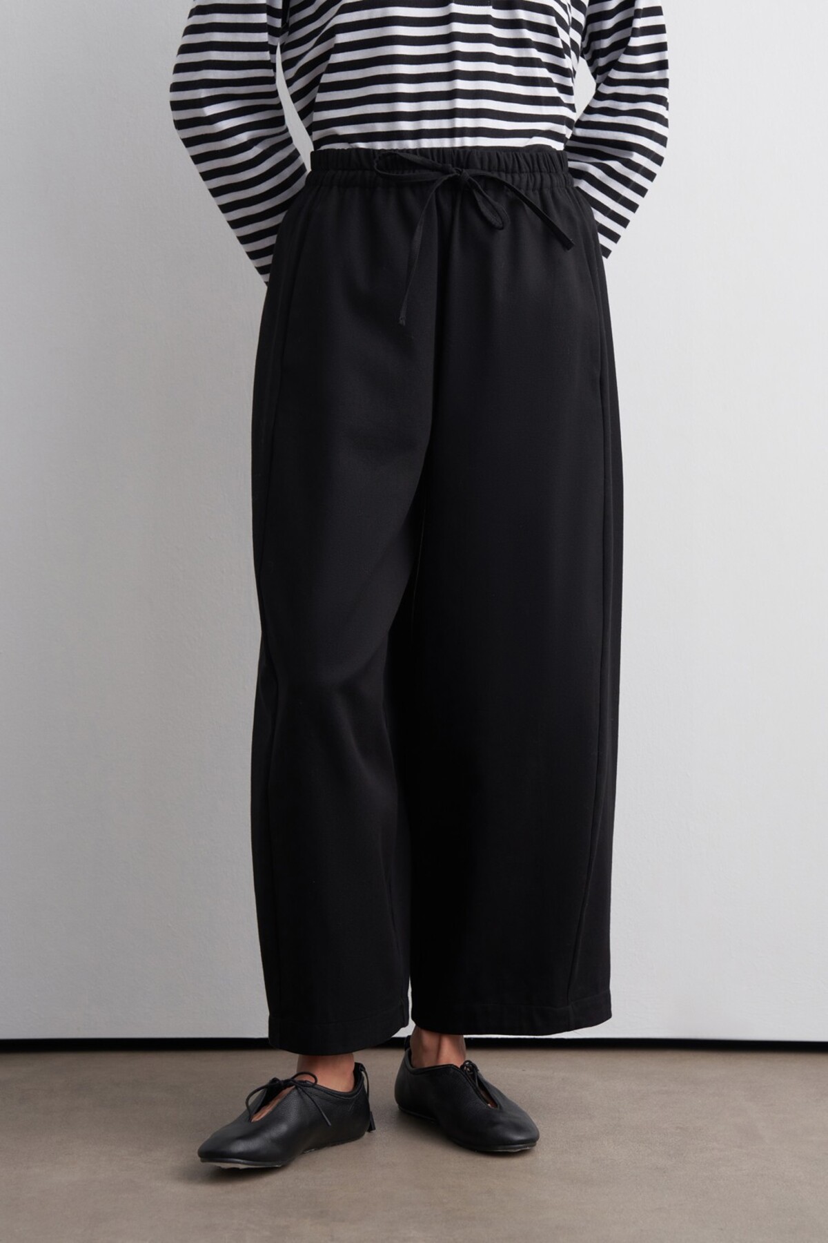 Barrel Gabardin Pantolon Siyah — مشکی KB27KPNT001 — تصویر 5 از 6
