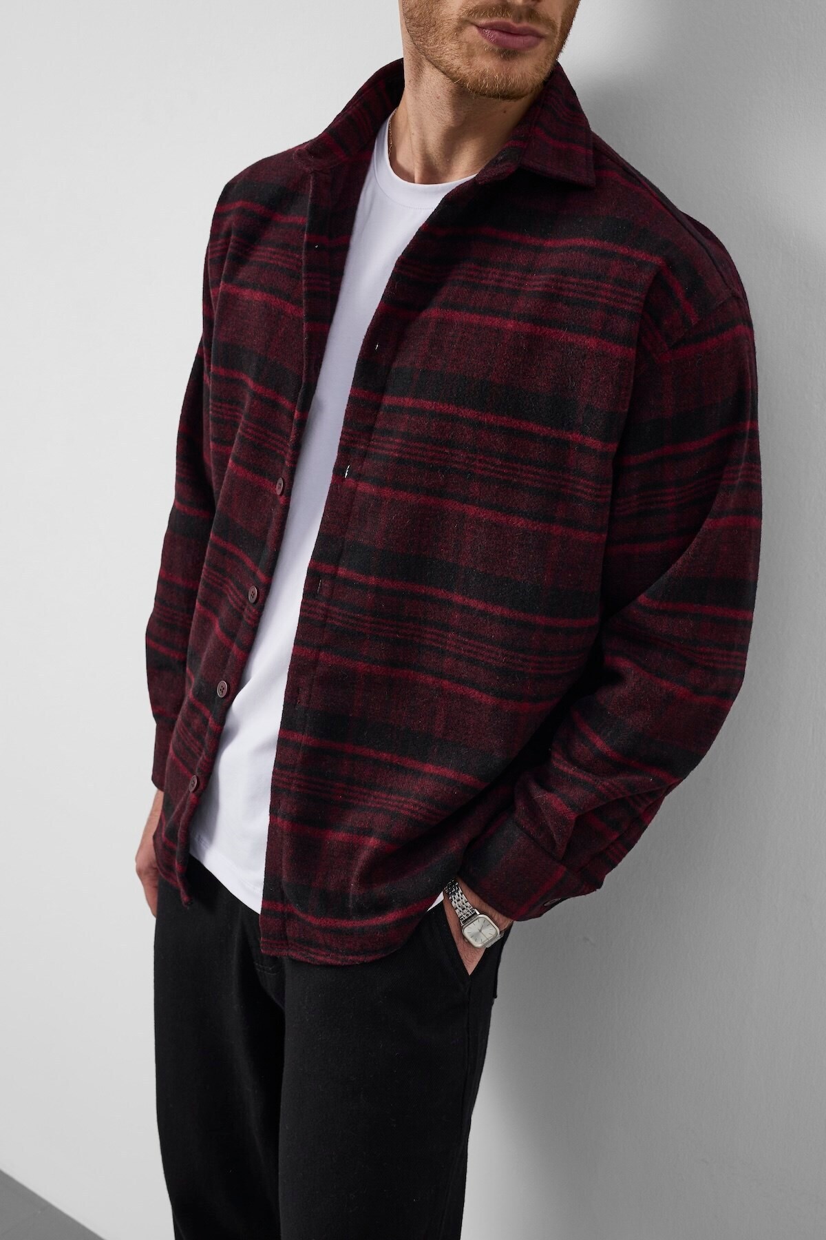 پیراهن مردانه راه راه پهن نخی Brandon Relaxed Fit - بورگوندی — زرشکی G100106 — تصویر 4 از 8