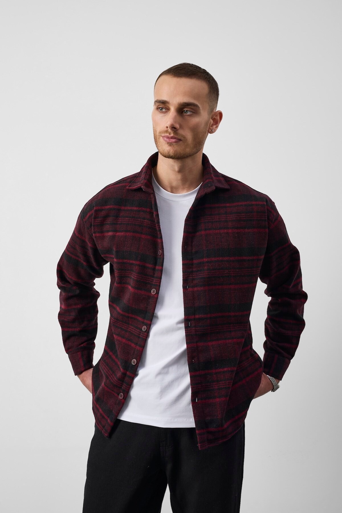 پیراهن مردانه راه راه پهن نخی Brandon Relaxed Fit - بورگوندی — زرشکی G100106 — تصویر 5 از 8