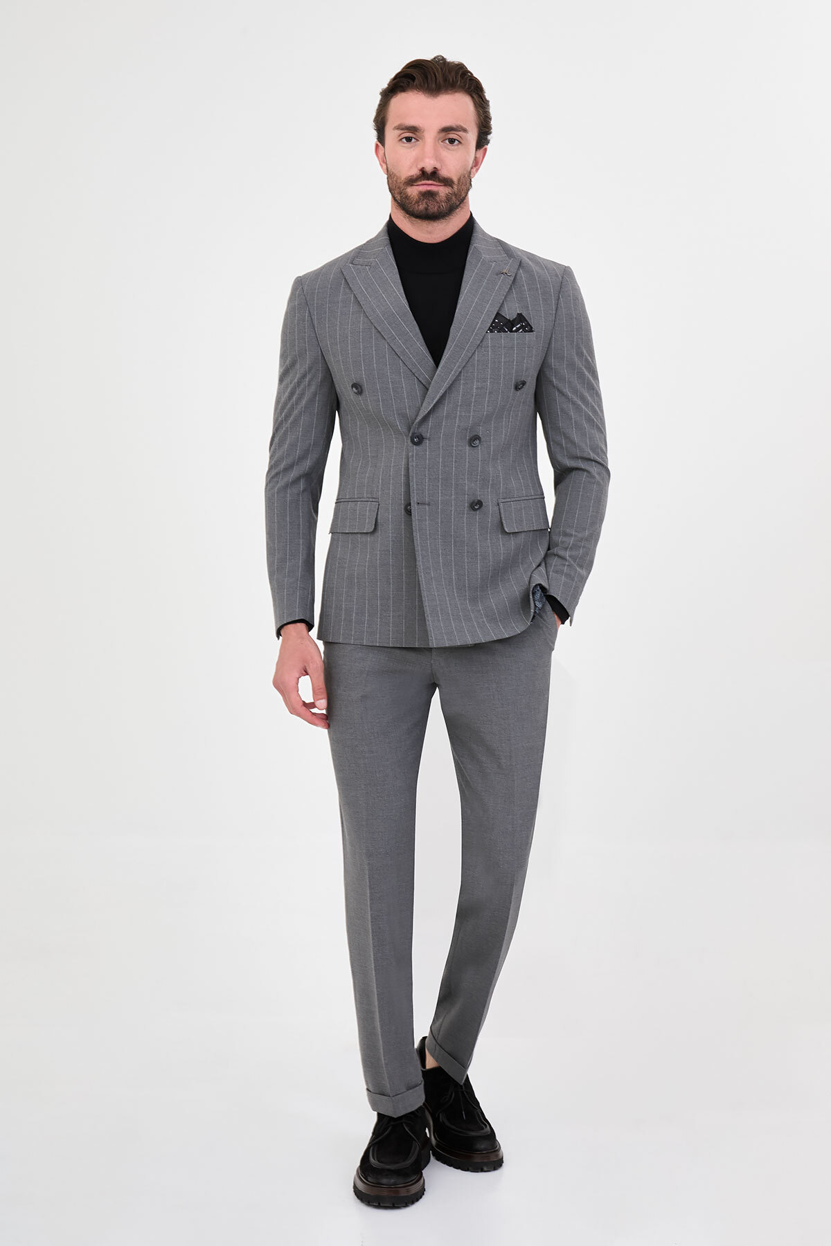 Çizgili Slim Fit Geniş Yaka Kruvaze İtalyan Stil Duble Paça Pantolon Erkek Takım Elbise Gri - 45486.26K — رنگارنگ — تصویر 3 از 6