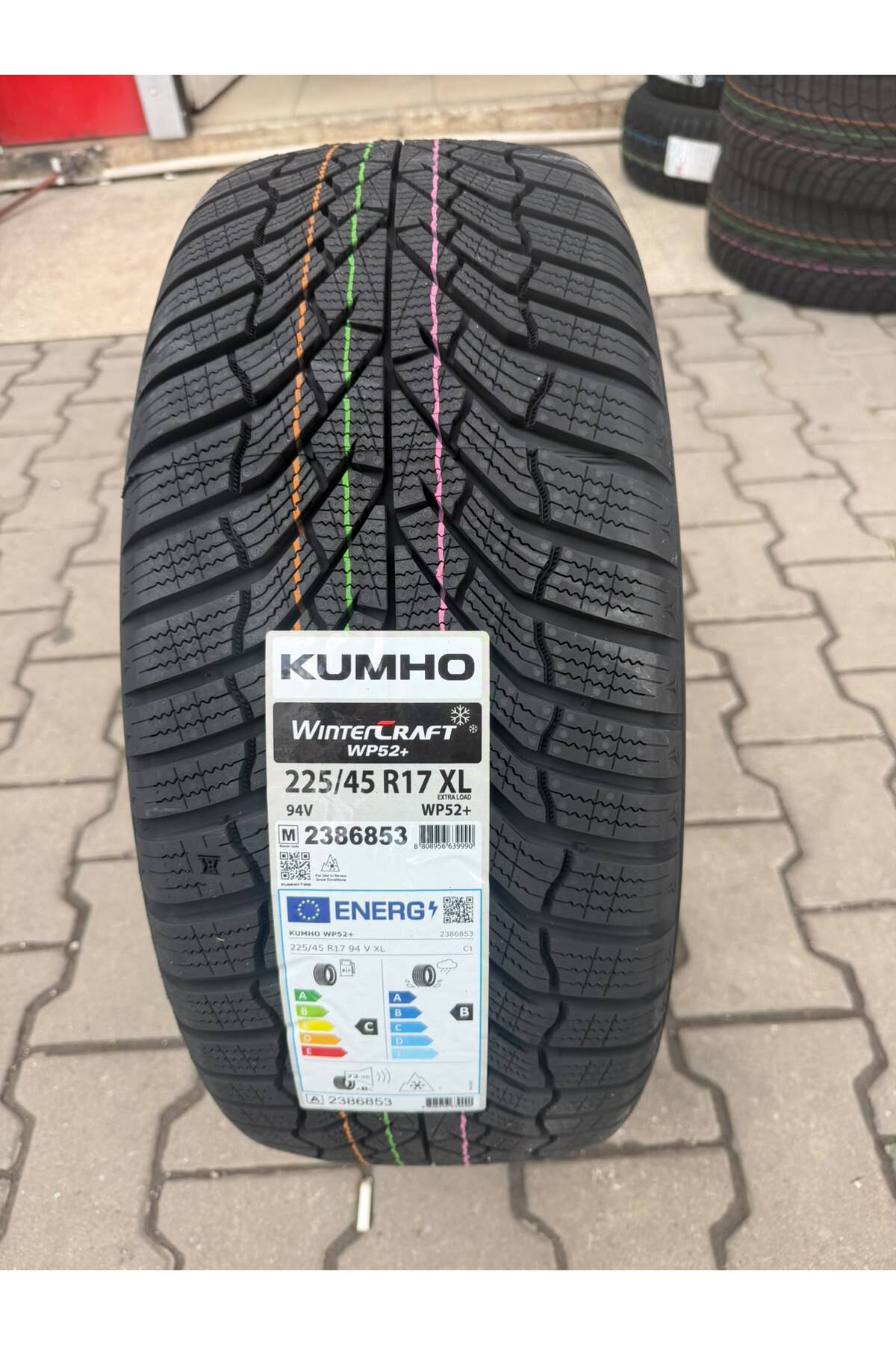 Kumho 225/45R17 94V WP52+ XL KIŞLIK LASTİK 2026 TARİHLİ - Fiyatı