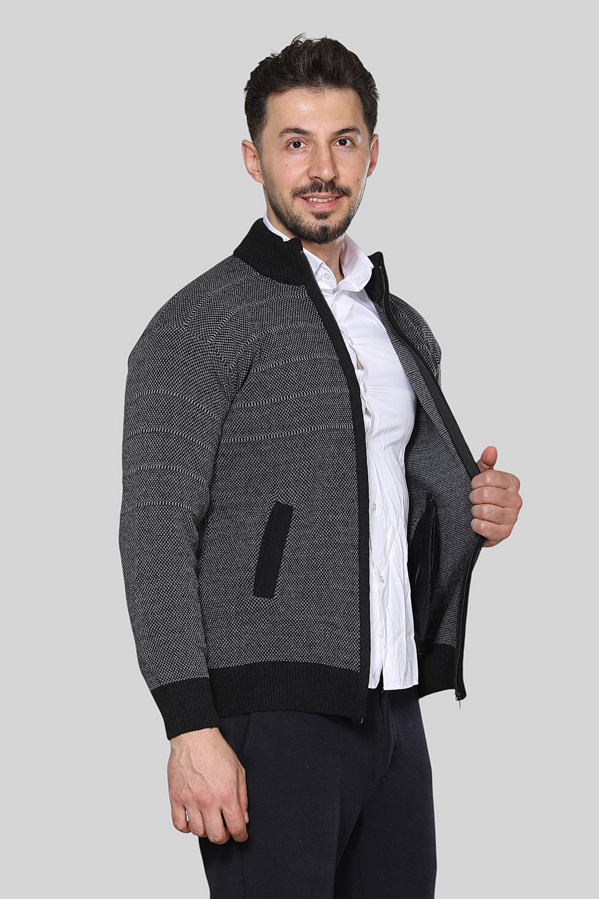 Erkek Triko Akrilik Kalın Dokulu Klasik Fit Fermuarlı Cepli Kışlık Baba Hırka — مشکی UŞAK-001 — تصویر 5 از 6