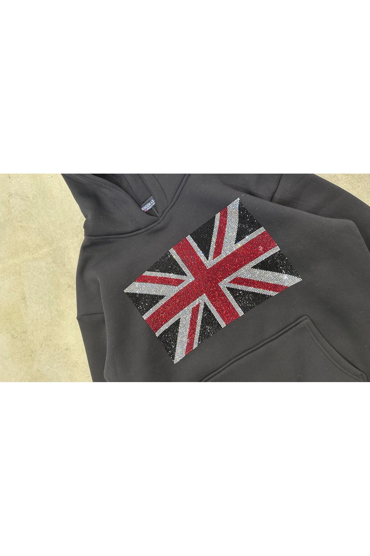 Taş Baskılı Bayrak Desenli Kapüşonlu Oversize Sweatshirt — مشکی TBUS-003 — تصویر 4 از 4