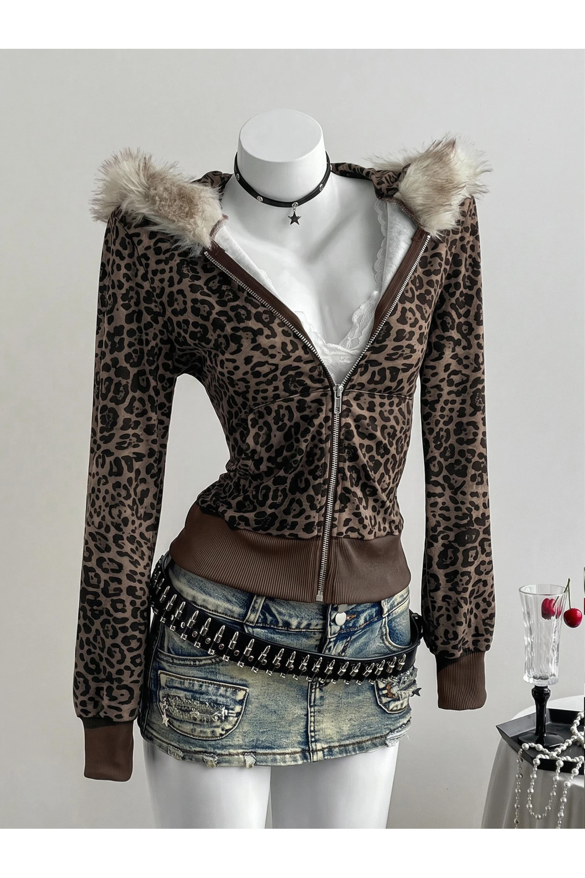 Leopar Detaylı Kürk Kapüşonlu Fermuarlı Sweatshirt Hırka — رنگارنگ KRKKm — تصویر 6 از 8