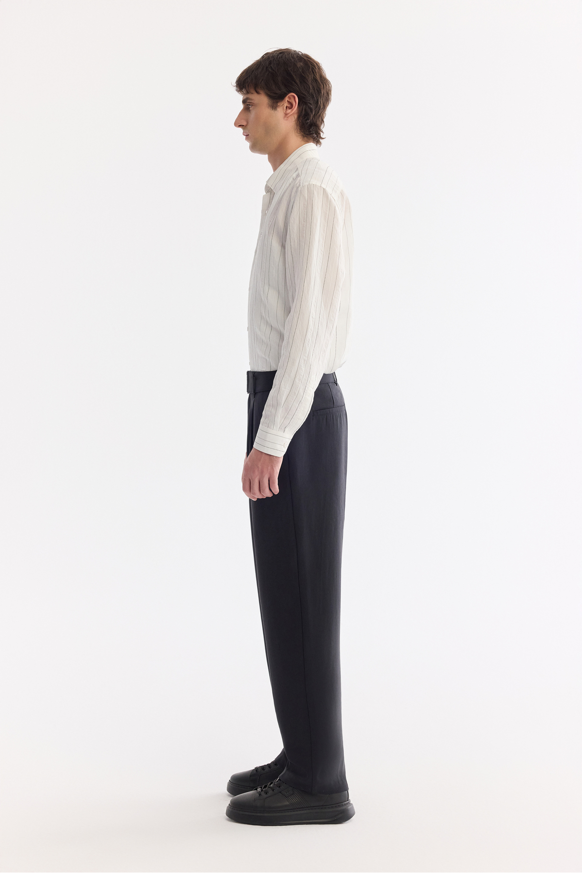 Erkek Siyah Klasik Bel Nefes Alan Modal Karışımlı Soft Touch Baggy Fit Pantolon A61Y3033 — مشکی — تصویر 3 از 8