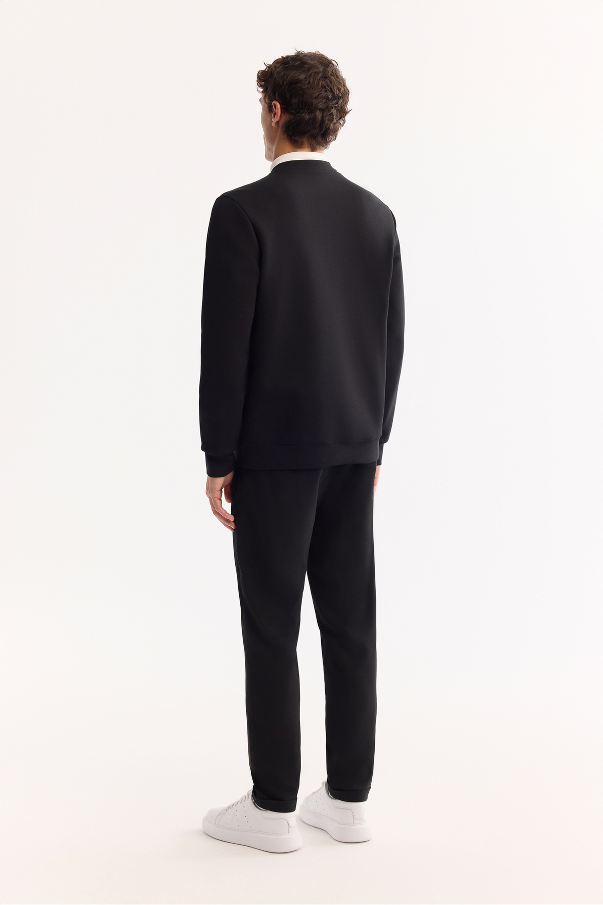 Erkek Siyah Bisiklet Yaka Pamuklu Bi-Stretch Basic Regular Fit Sweatshirt A52Y1328 — مشکی — تصویر 4 از 7