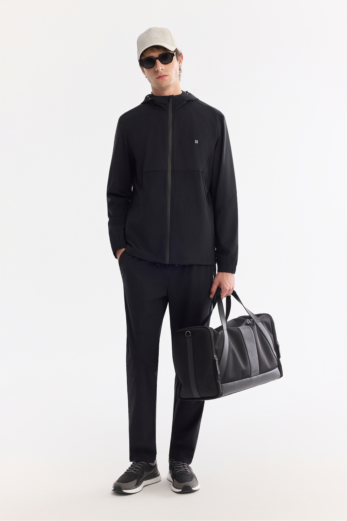 Erkek Siyah Kapüşonlu Yaka Fermuarlı Teknik Kumaş Regular Fit Sweatshirt A61Y1226 — مشکی — تصویر 7 از 7