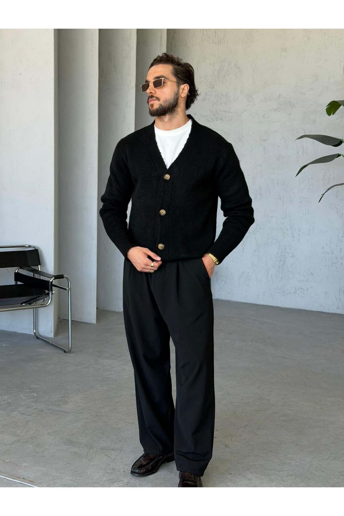 ژاکت کش باف پشمی دکمه دار بافتنی V-Neck M - BLACK — رنگارنگ 2606 — تصویر 2 از 6