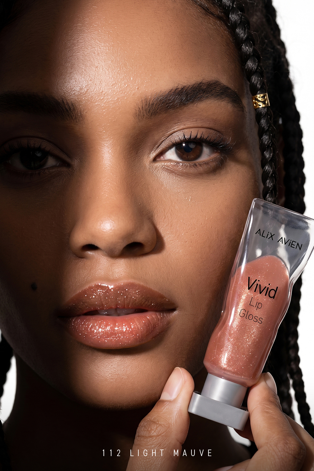 Parlak Bitişli Nemlendirici E Vitaminli Dudak Parlatıcı - Vivid Lipgloss 112 Light Mauve — قهوه‌ای VIVID — تصویر 3 از 5