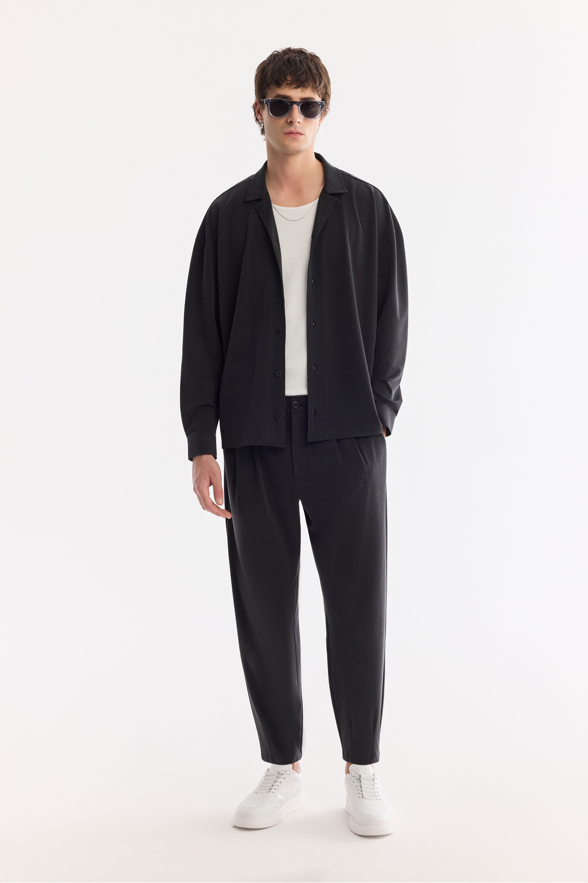 Erkek Siyah Yanı Lastikli Soft Touch Elastan Baggy Fit Chino Pantolon A61Y3040 — مشکی — تصویر 9 از 9