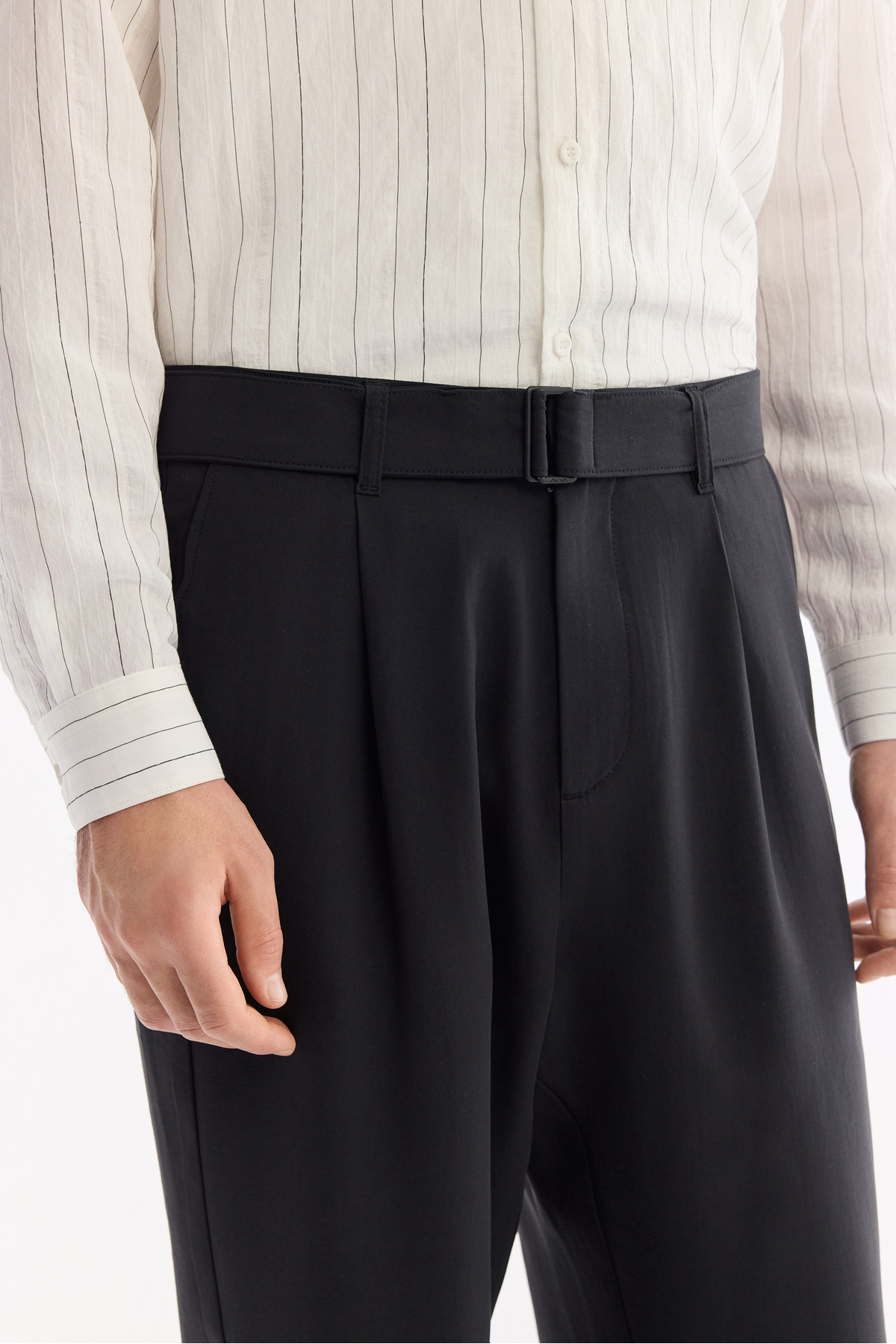 Erkek Siyah Klasik Bel Nefes Alan Modal Karışımlı Soft Touch Baggy Fit Pantolon A61Y3033 — مشکی — تصویر 5 از 8
