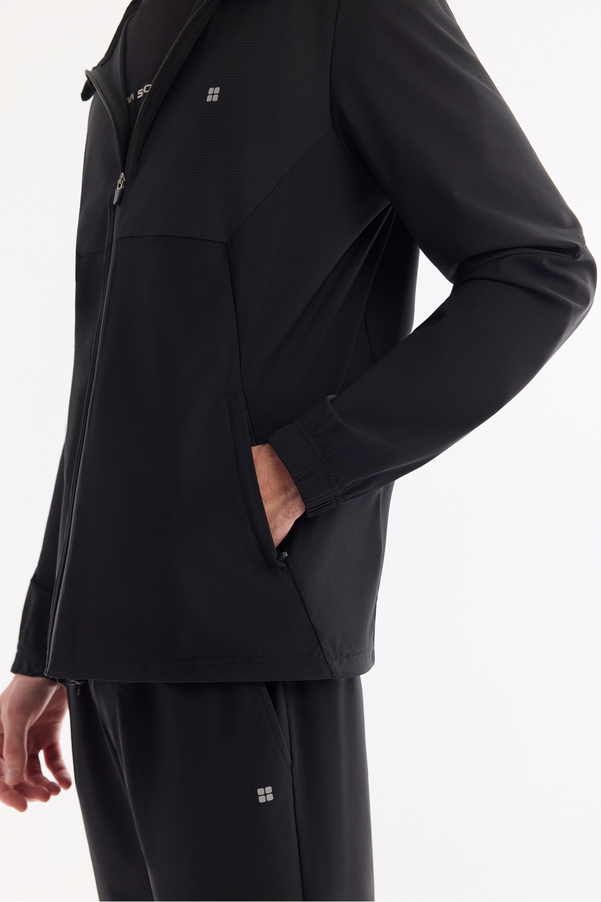Erkek Siyah Kapüşonlu Yaka Fermuarlı Teknik Kumaş Regular Fit Sweatshirt A61Y1226 — مشکی — تصویر 6 از 7