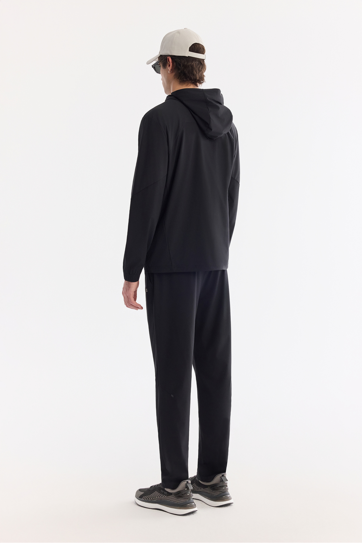Erkek Siyah Kapüşonlu Yaka Fermuarlı Teknik Kumaş Regular Fit Sweatshirt A61Y1226 — مشکی — تصویر 5 از 7