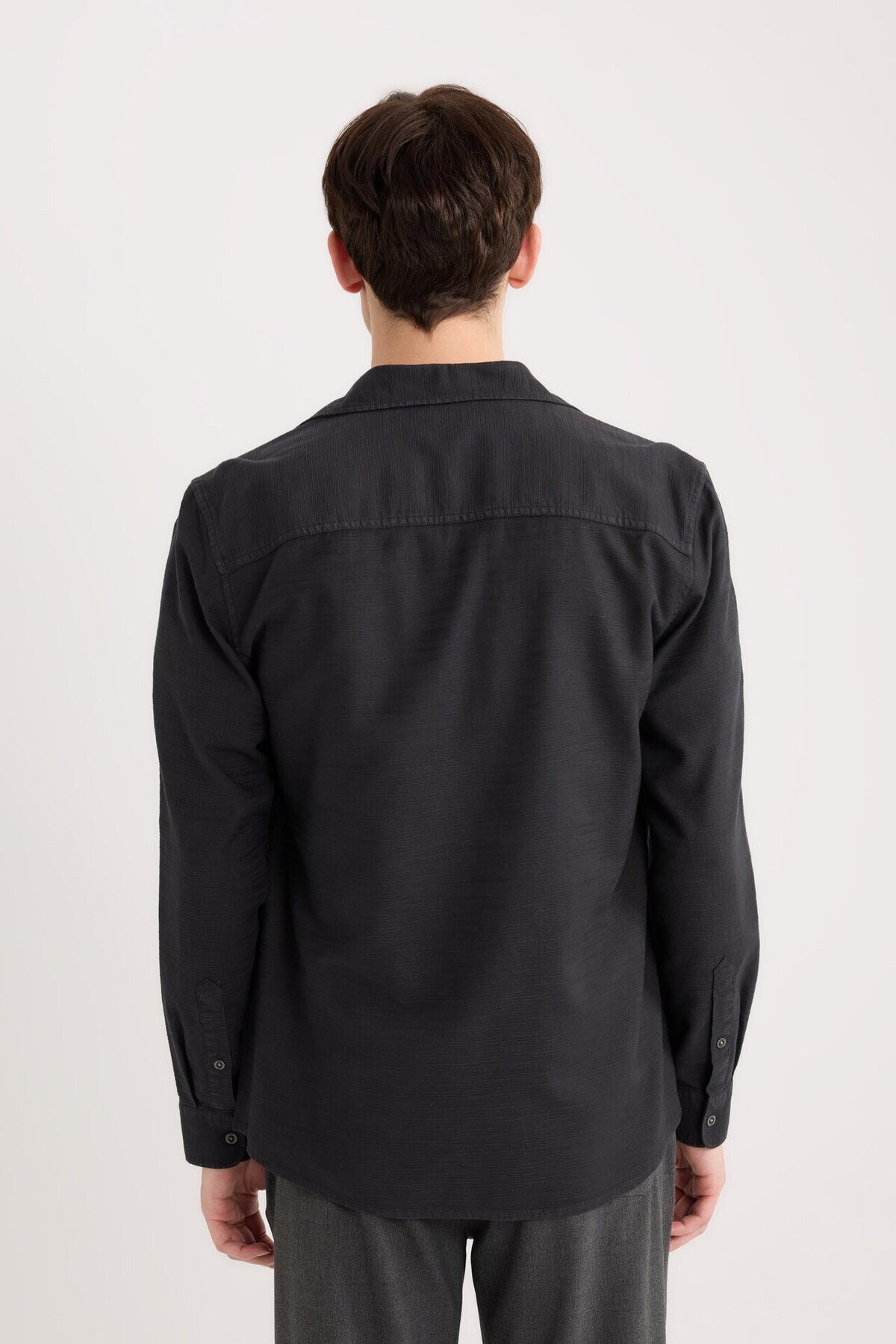%100 Pamuk Slim Fit Basic Uzun Kollu Siyah Gömlek A4644AX23AU — مشکی — تصویر 6 از 8