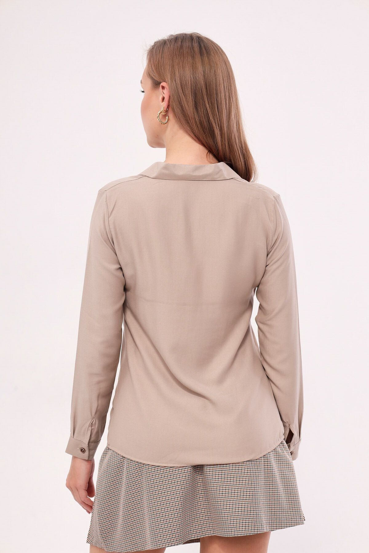 بلوز زنانه بژ آستین بلند ساده ARM-18Y001176