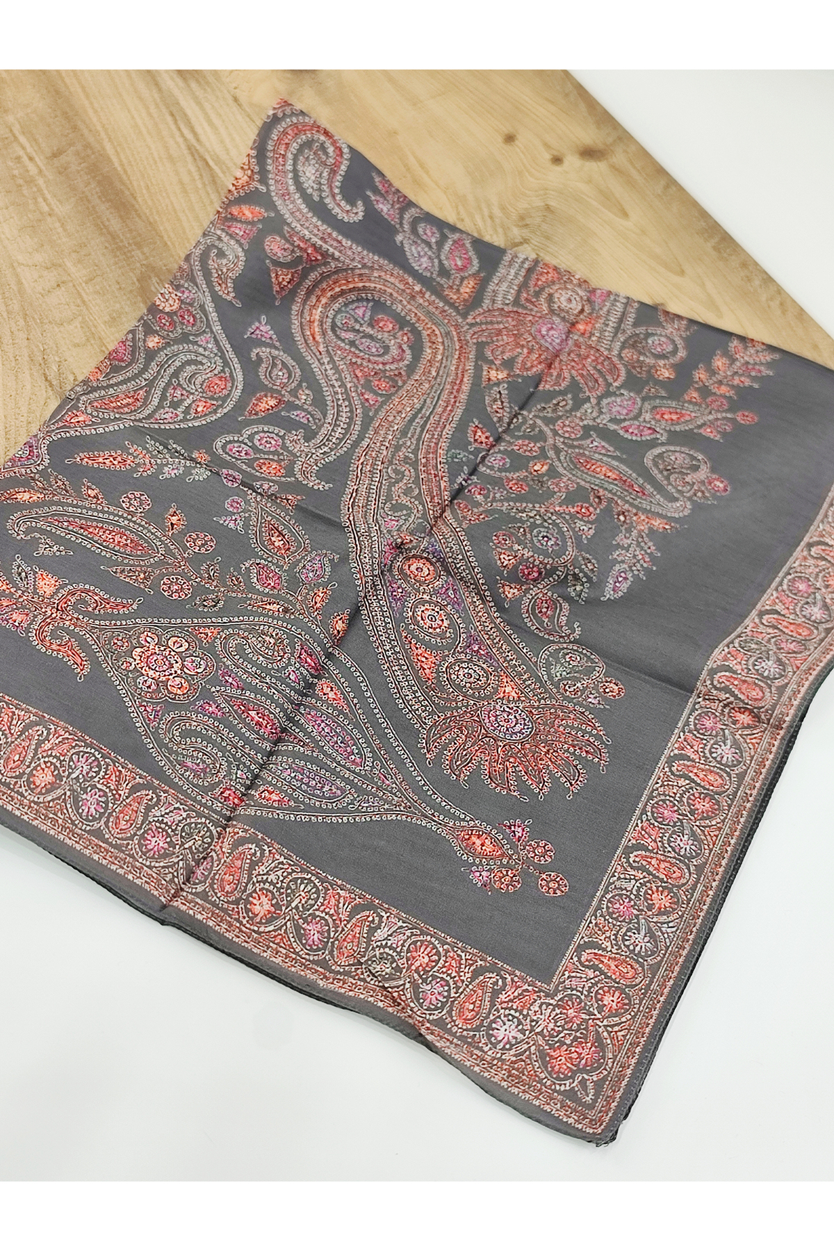 Füme Etnik Motif Desenli Pamuklu Soft Eşarp