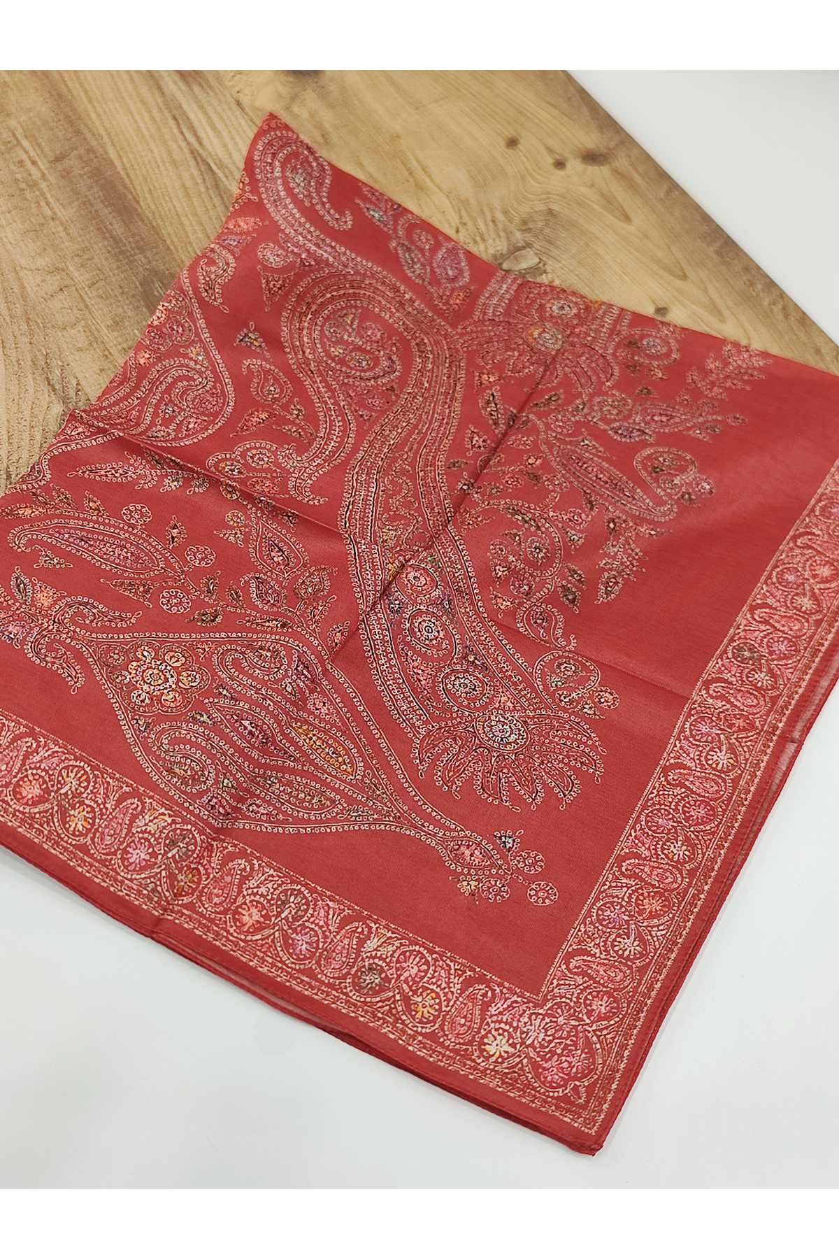 Kırmızı Etnik Motif Desenli Pamuklu Soft Eşarp