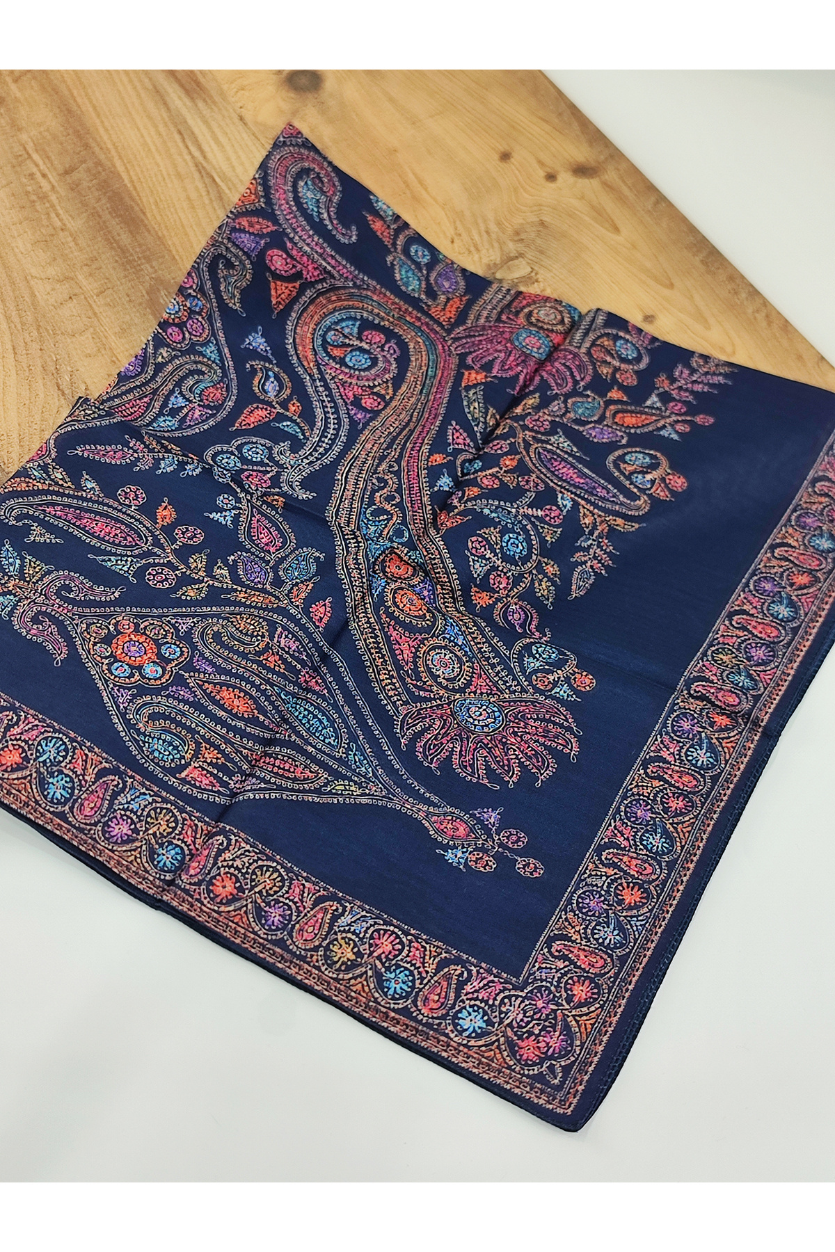 Lacivert Etnik Motif Desenli Pamuklu Soft Eşarp
