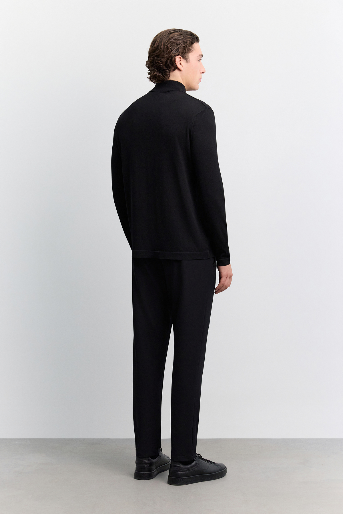 Erkek Siyah Yarım Balıkçı Yaka Rayon Tüylenmeyen Basic Regular Fit Triko Kazak B005151 — مشکی — تصویر 3 از 5