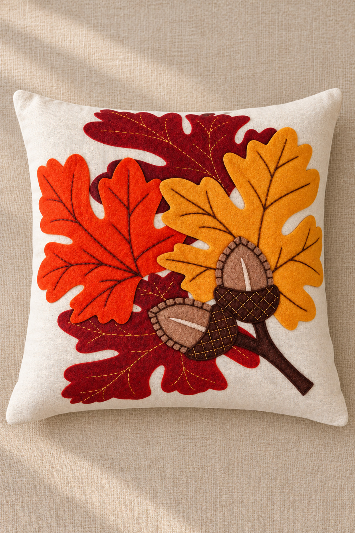 Dijital Baskılı Dekoratif Kırlent Kılıfı 43x43 cm – Modern Desenli Keten Dokulu