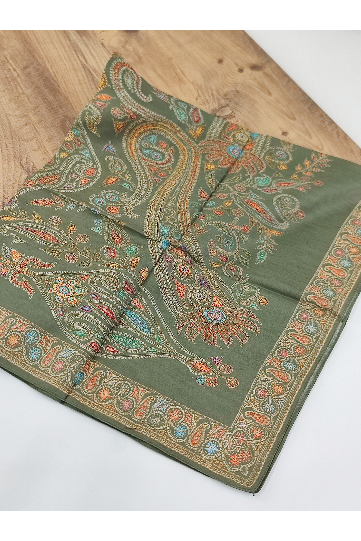 Çağla-Yeşili Etnik Motif Desenli Pamuklu Soft Eşarp