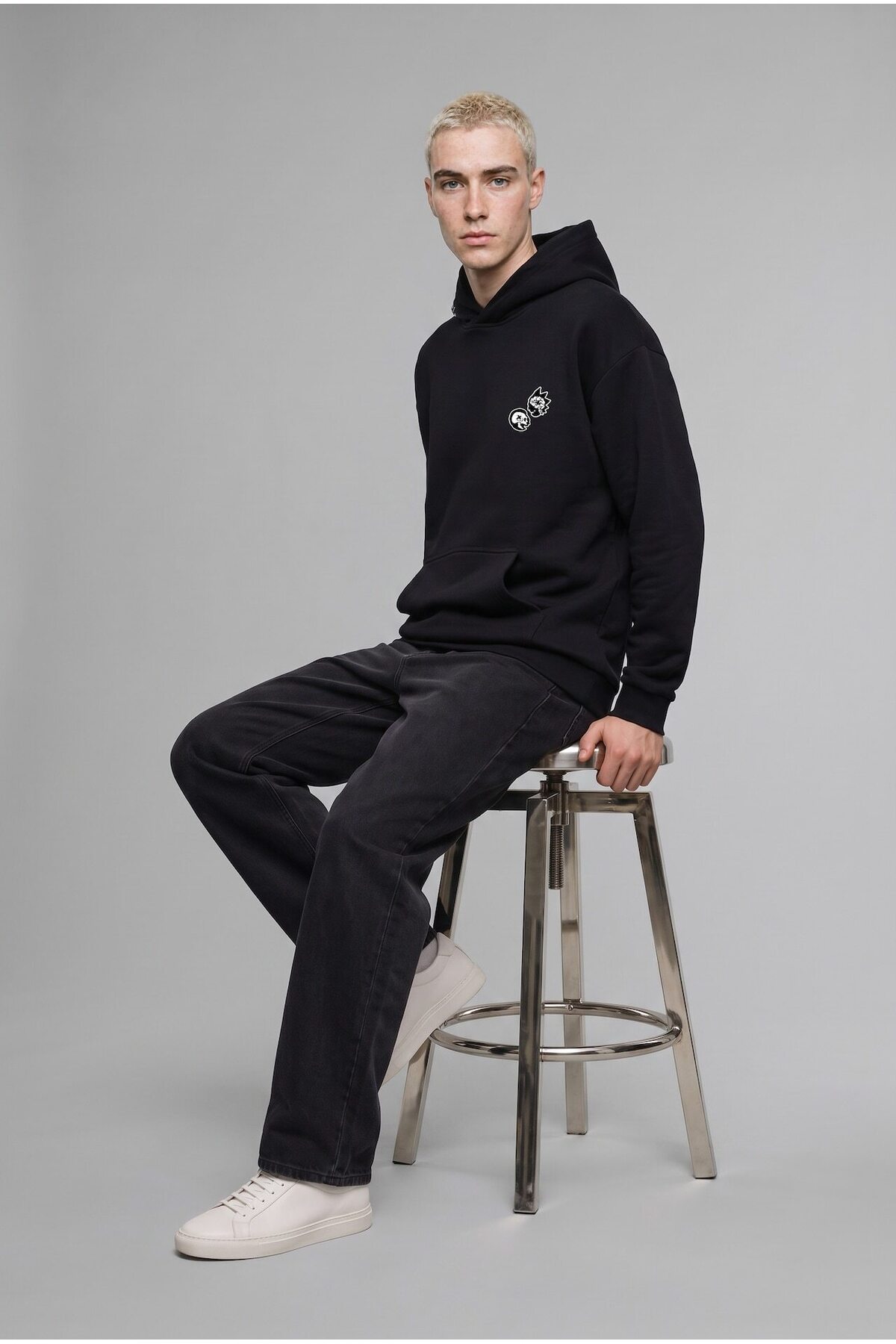 Rick and Morty Boxy Fit Kapüşonlu Kanguru Cepli Baskılı Sweatshirt H2725AX26AU — مشکی — تصویر 7 از 8