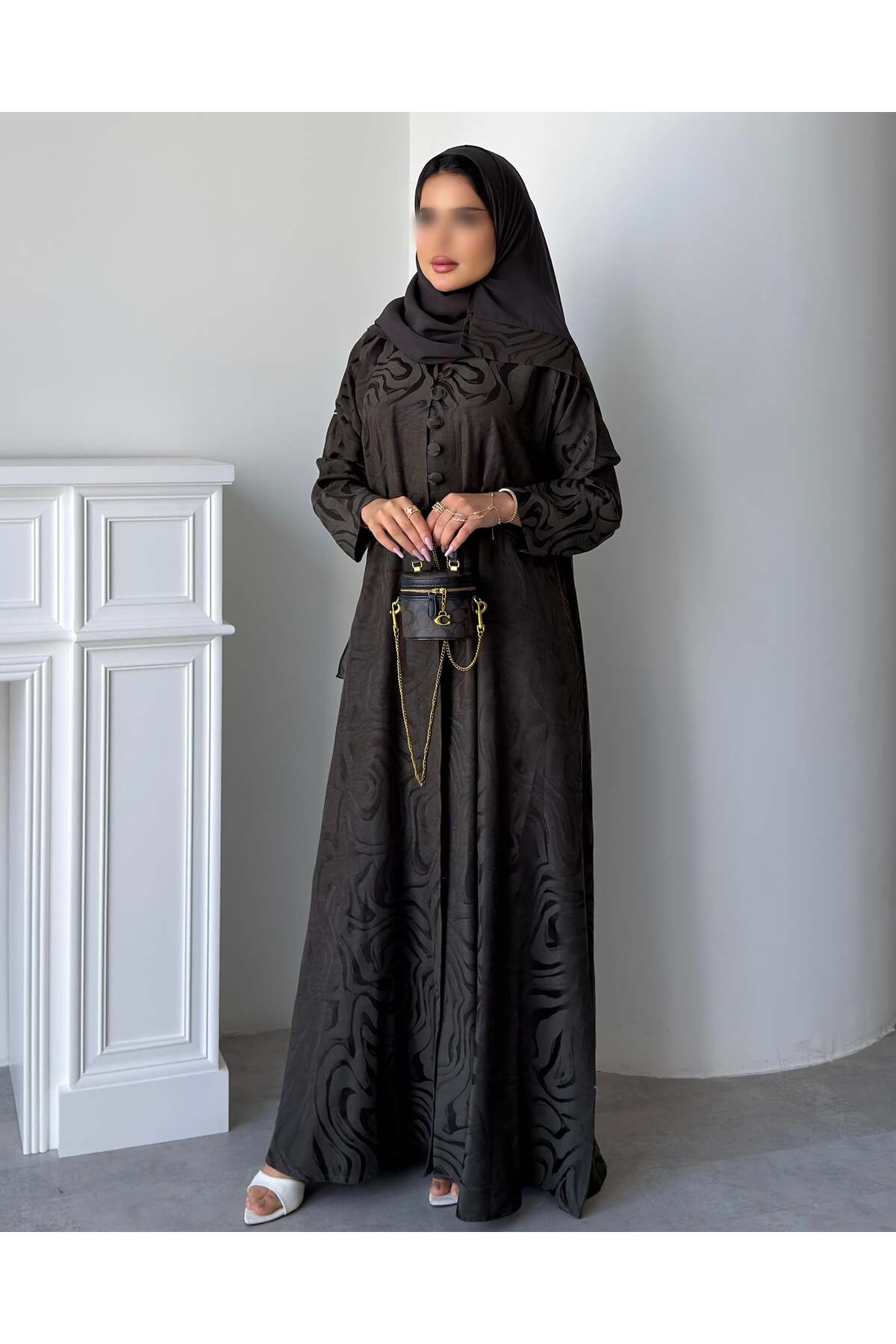 عبايات سوداء انيقة