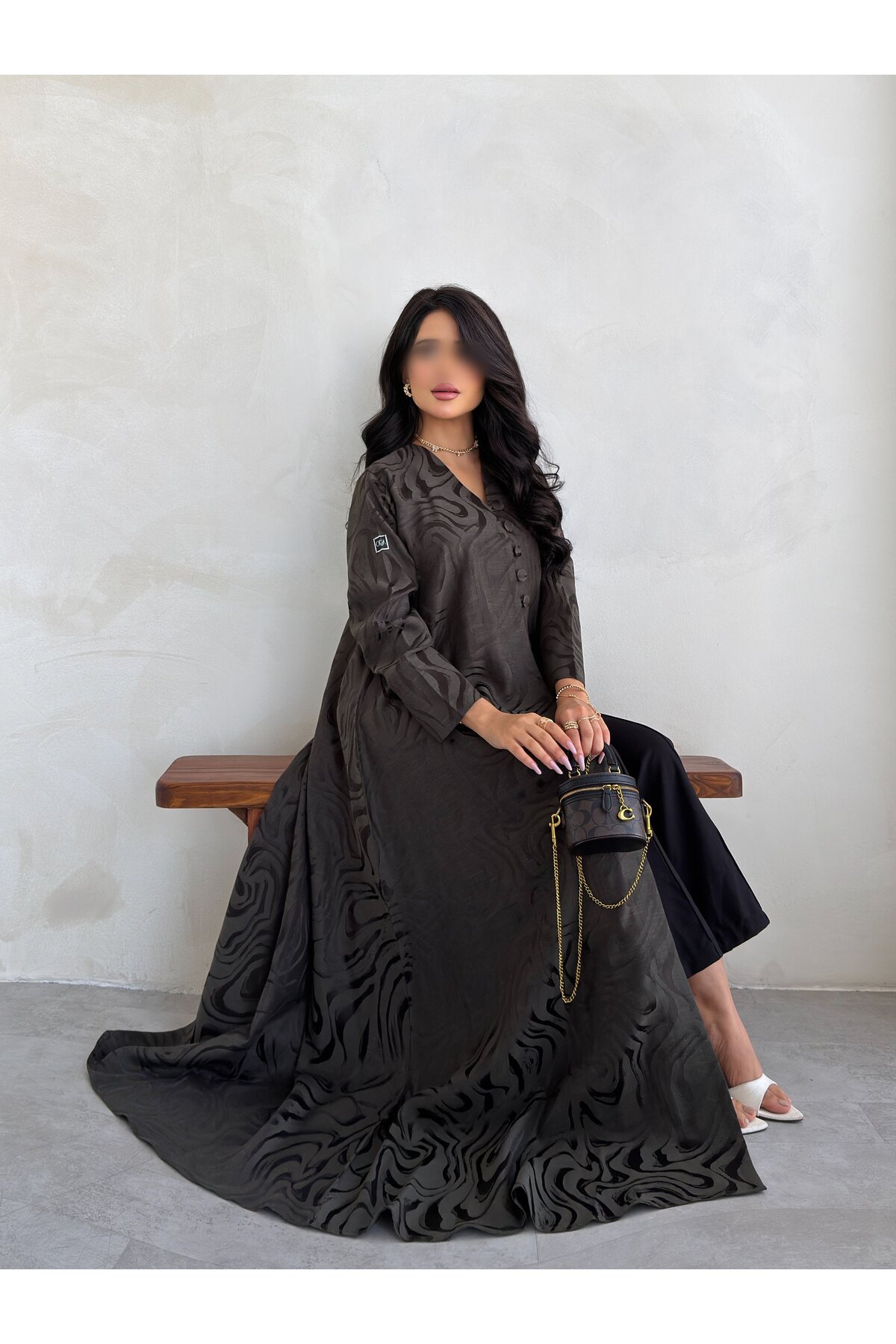 عبايات سوداء انيقة