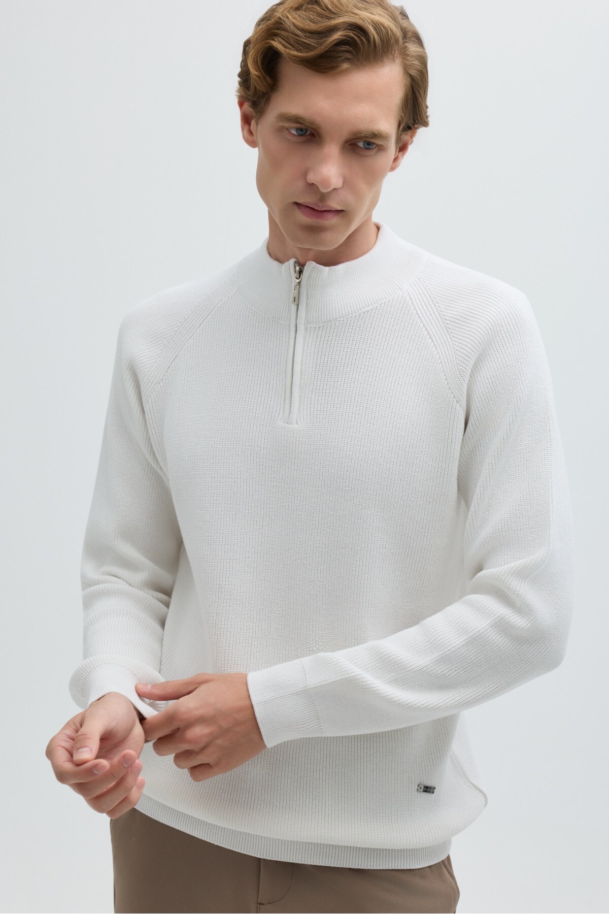 Ekru Slim Fit Fermuarlı Yarım Balıkçı Yaka Triko Kazak — کرم SW2200099 — تصویر 2 از 7