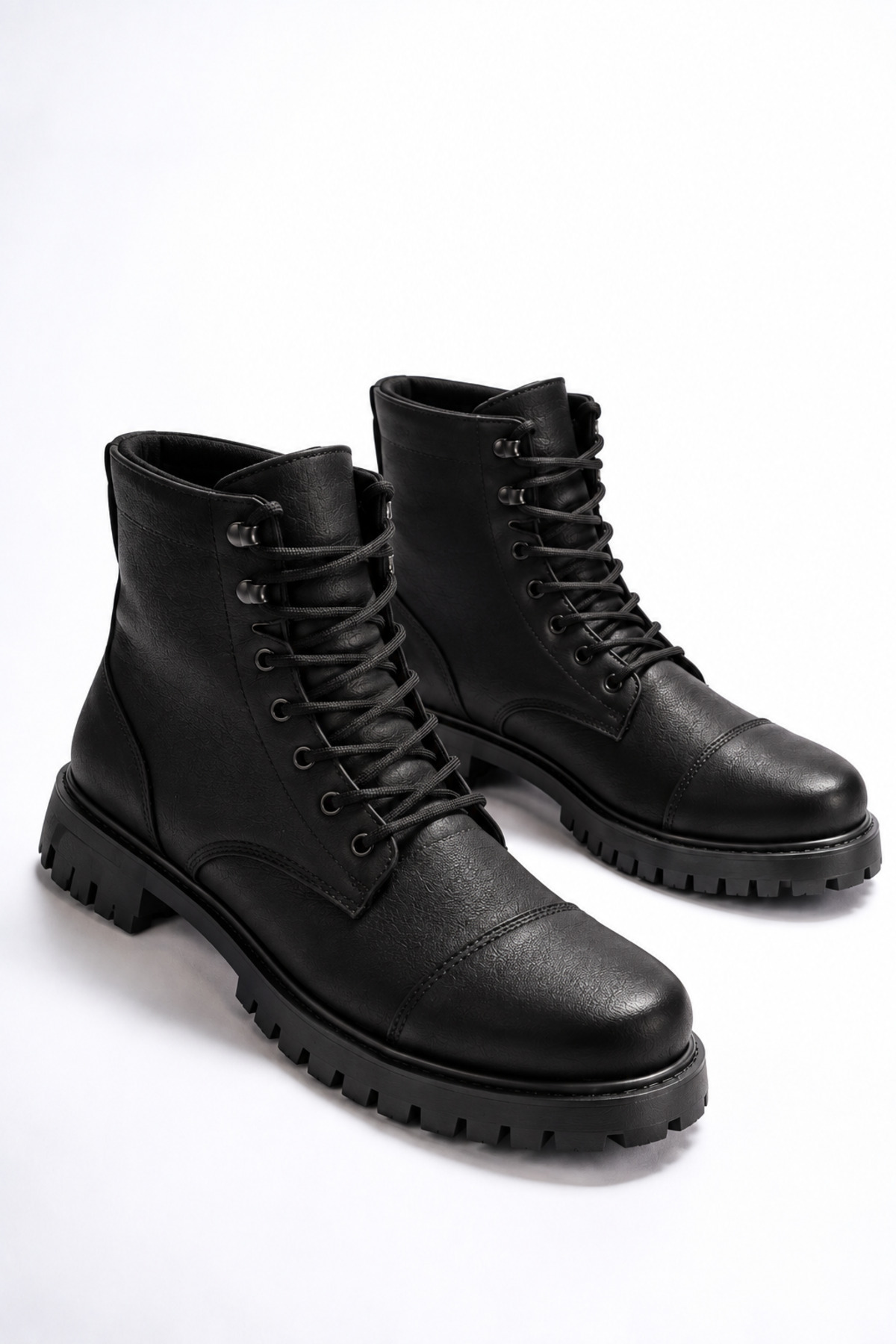 Lucy Shoes YG-025 Erkek Askeri Tarz Siyah Kalın Taban Postal Bot | Suya Dayanıklı & Kaymaz Taban