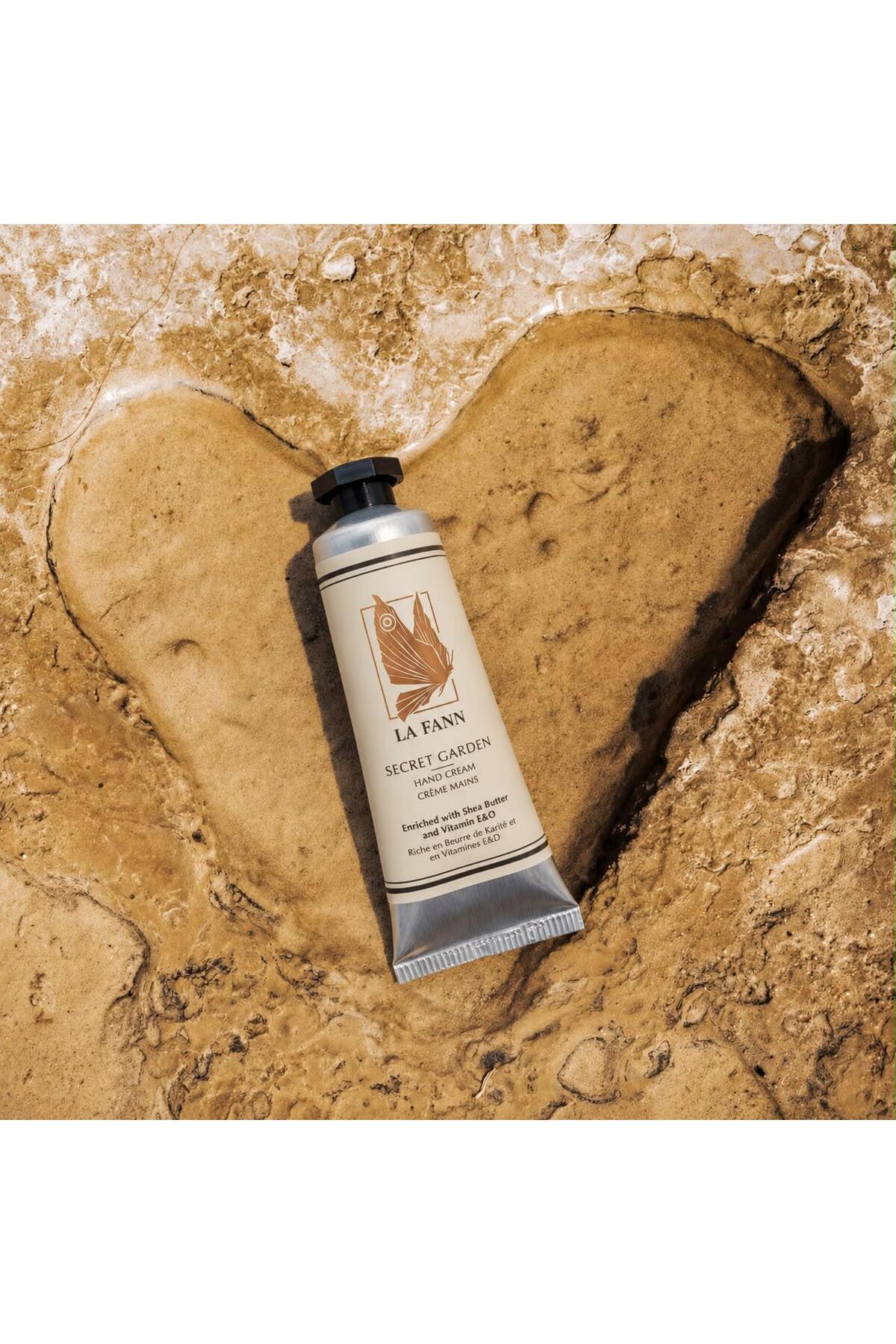 Kadın Secret Garden Shea Yağı, A&e Vitamini Ile Zenginleştirilen Nemlendirici Parfümlü El Kremi 30ml — LF1020104.001 — تصویر 4 از 6