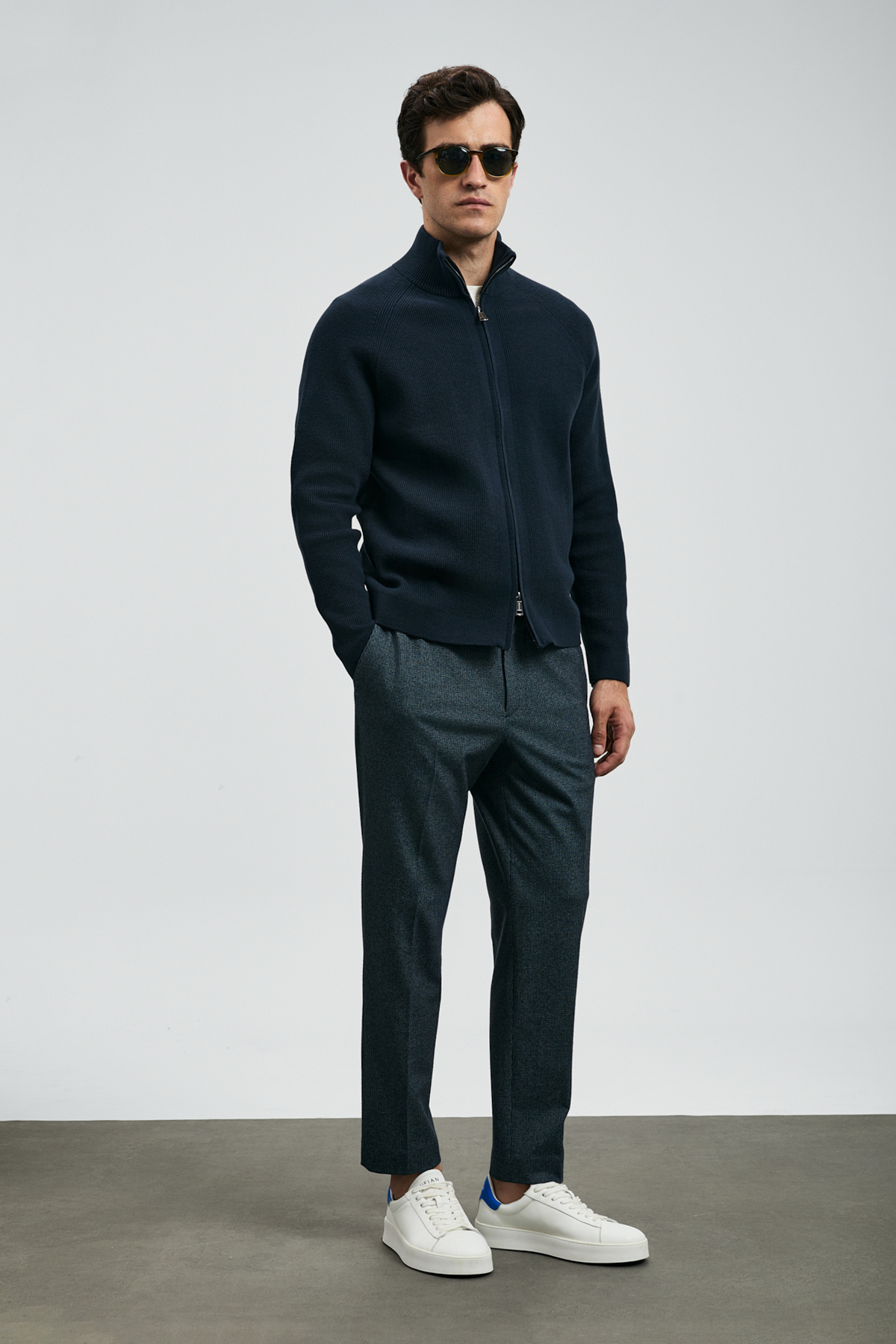 شلوار چینو مردانه هوشمند Strus Slim Fit آبی سرمه‌ای 112190349 — تصویر 5 از 6