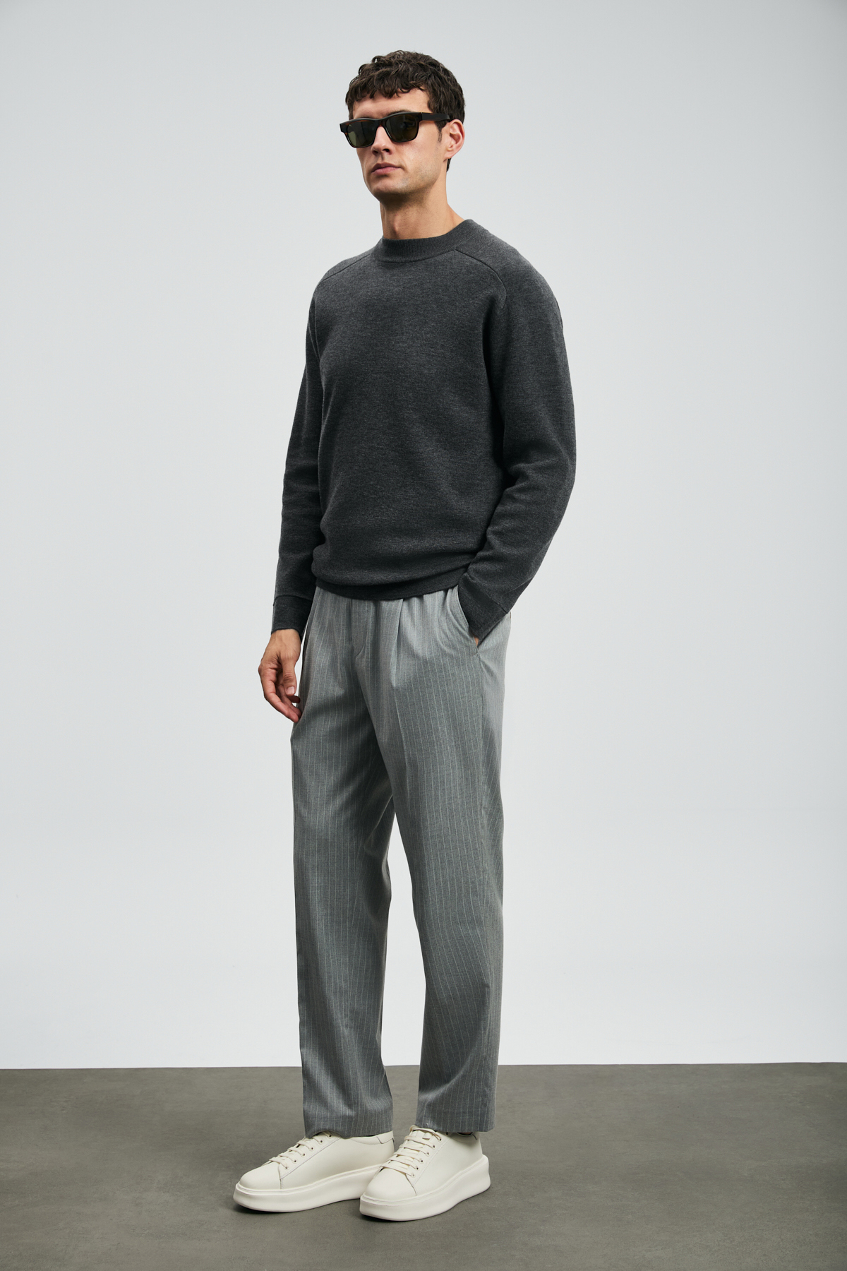 شلوار چینی مردانه رونالد اسمارت Comfort Fit Grey — خاکستری 112190333 — تصویر 2 از 5