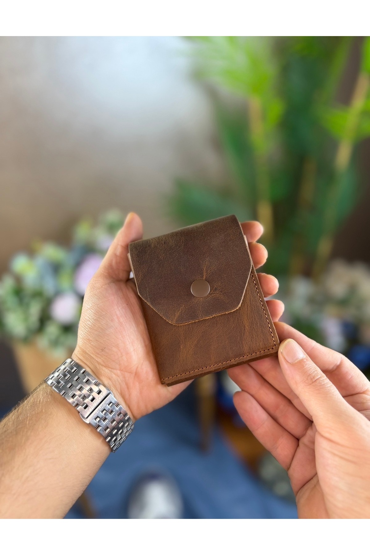 کیف پول یونیسکس ویرال از چرم طبیعی با طراحی کارتی و کاربردی رنگ قهوه‌ای