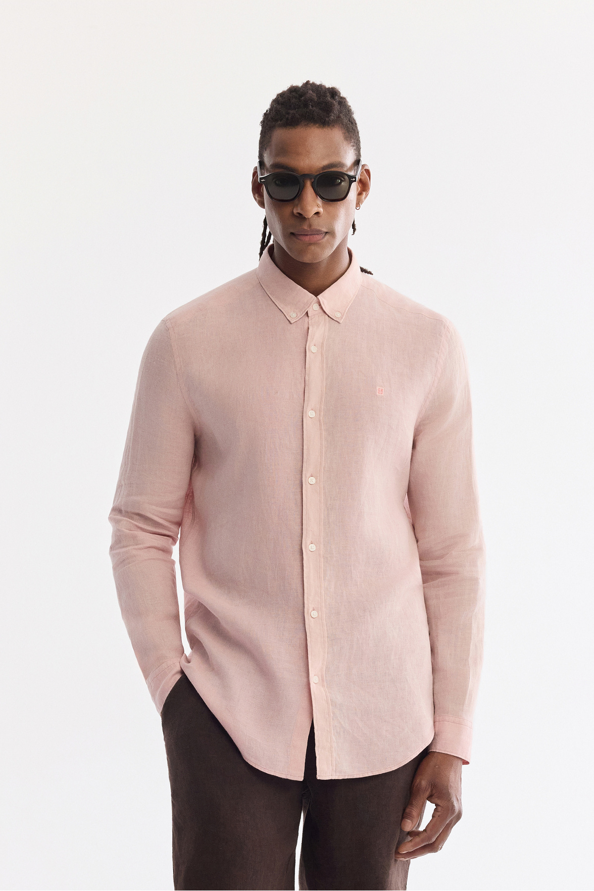 Erkek Koyu Pembe Düğmeli Yaka %100 Keten Comfort Fit Gömlek B002191 — صورتی — تصویر 4 از 9