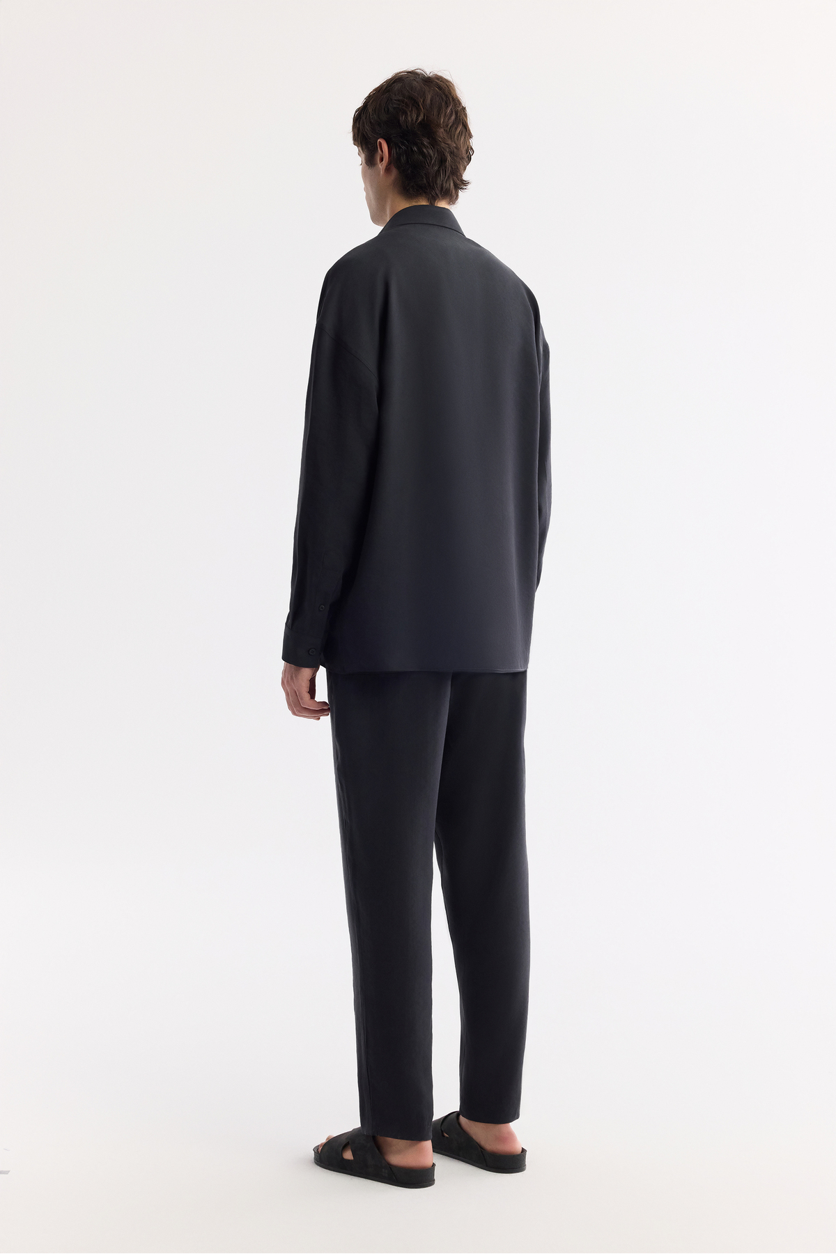Erkek Siyah Alttan Britli Yaka Soft Touch Oversize Fit Gömlek A51Y2168 — مشکی — تصویر 5 از 8