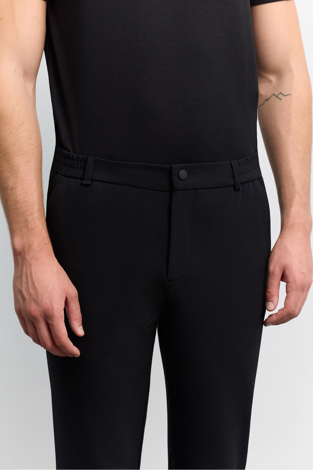 Erkek Siyah Yanı Lastikli Kırışmaz Hızlı Kuruyan Teknik Kumaş Slim Fit Pantolon A62Y3077 — مشکی — تصویر 3 از 8