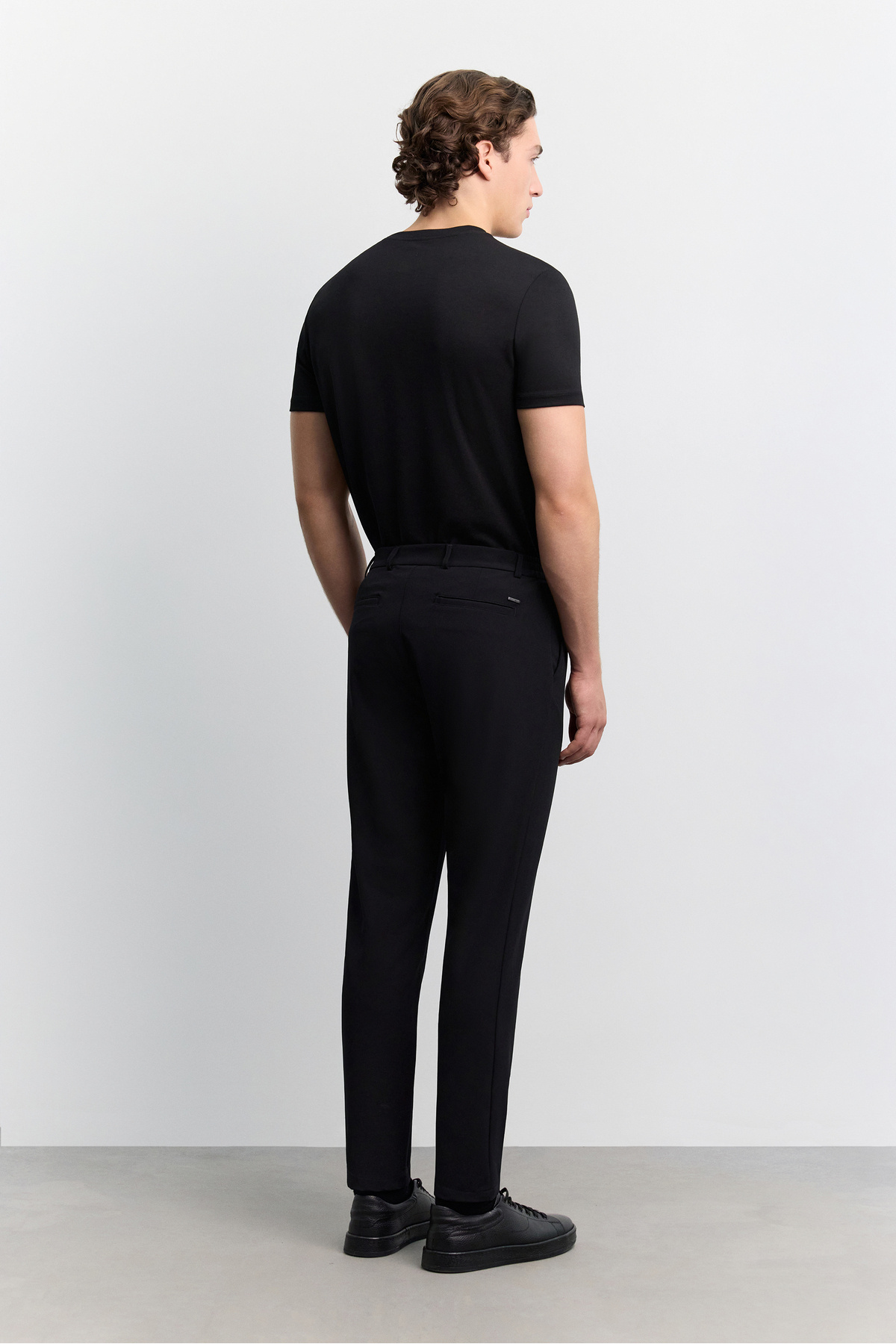 Erkek Siyah Yanı Lastikli Kırışmaz Hızlı Kuruyan Teknik Kumaş Slim Fit Pantolon A62Y3077 — مشکی — تصویر 7 از 8