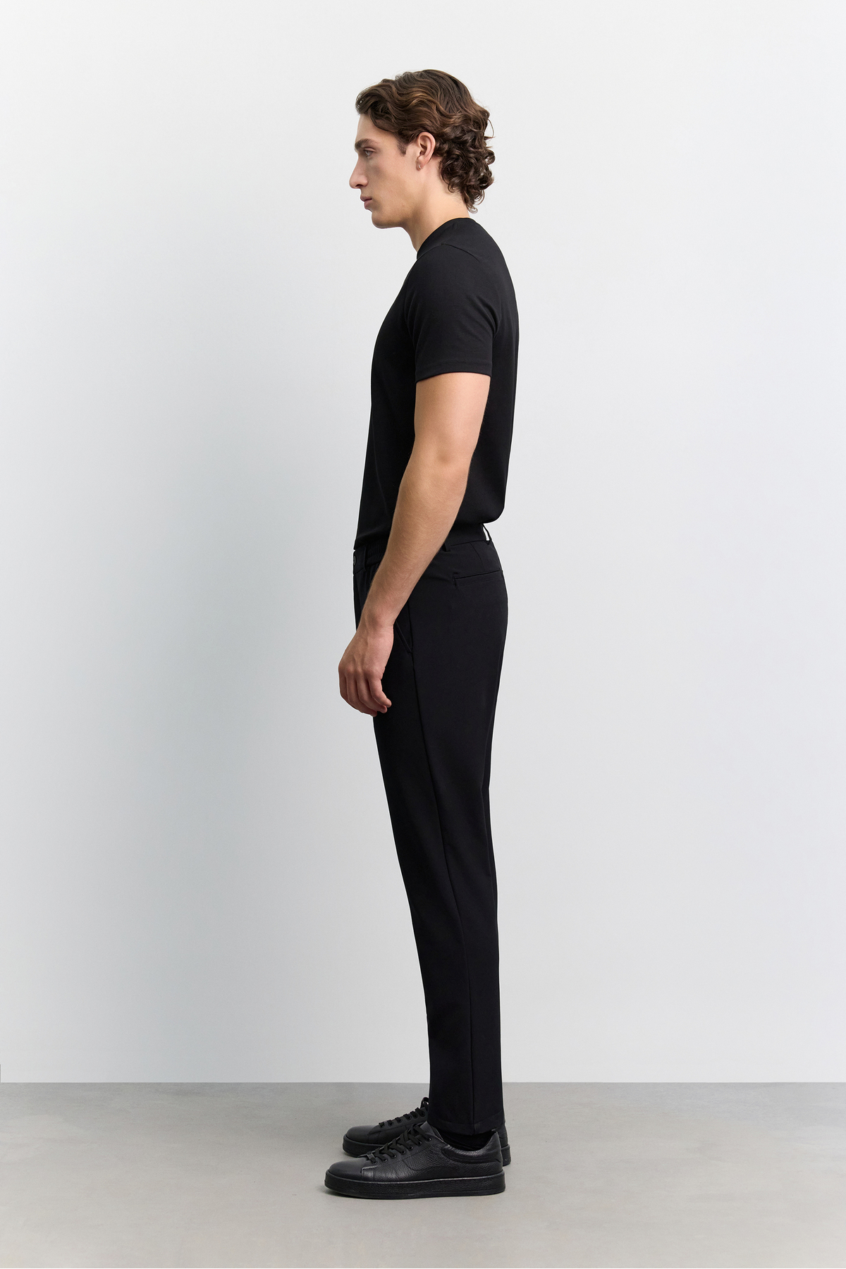 Erkek Siyah Yanı Lastikli Kırışmaz Hızlı Kuruyan Teknik Kumaş Slim Fit Pantolon A62Y3077 — مشکی — تصویر 6 از 8