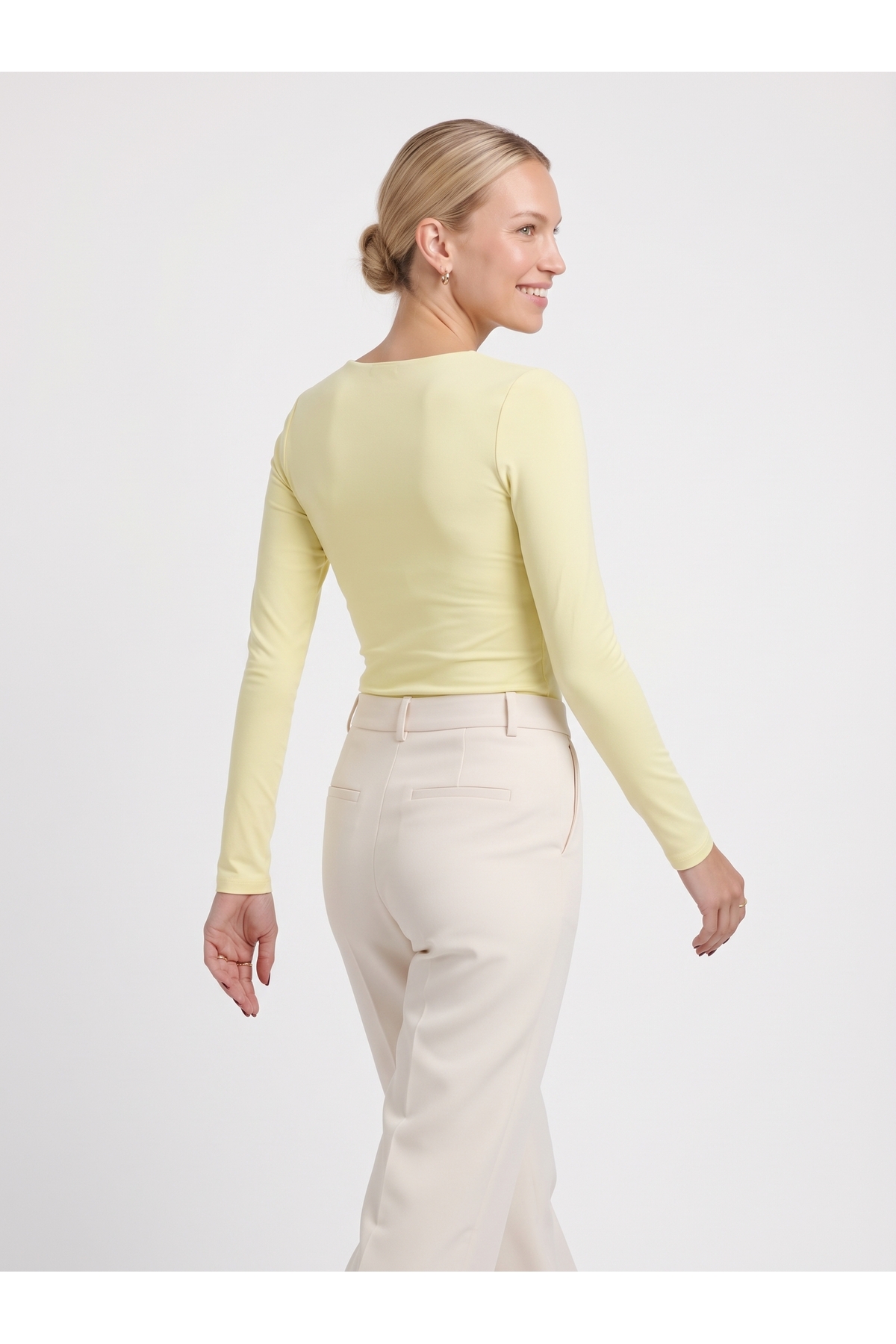 Kadın Uzun Kollu Kare Yaka Slim Fit Esnek Body - Sarı 4