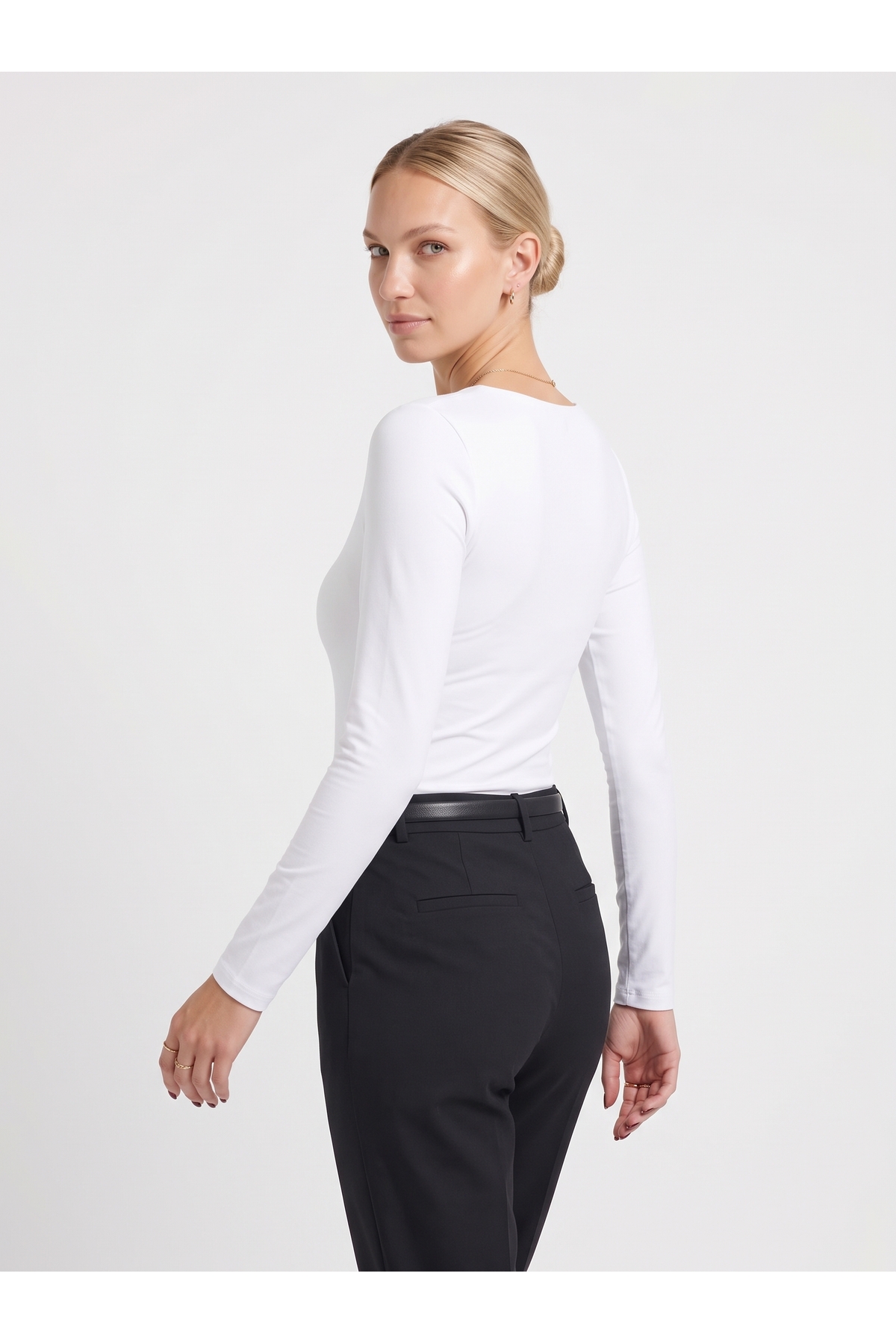 Kadın Uzun Kollu Kare Yaka Slim Fit Esnek Body - Beyaz 4