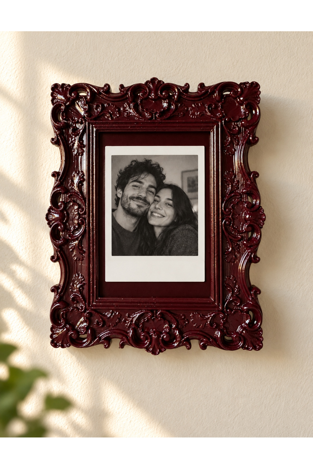 Barok Dikdörtgen Bordo Parlak Pinterest Çerçeve (1 adet), duvarda tek başına sergilenen çerçeve.