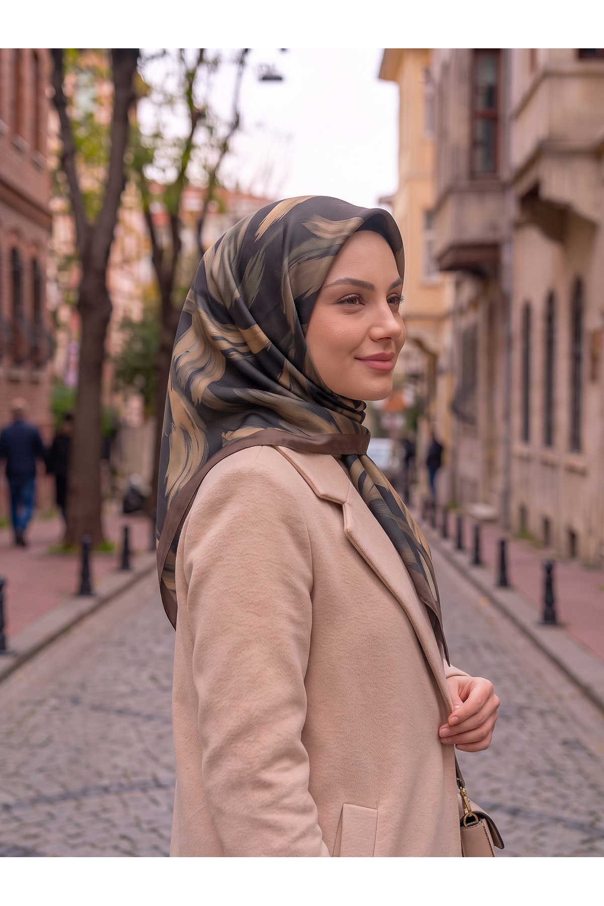 Siyah Gold Desenli Soft Eşarp
